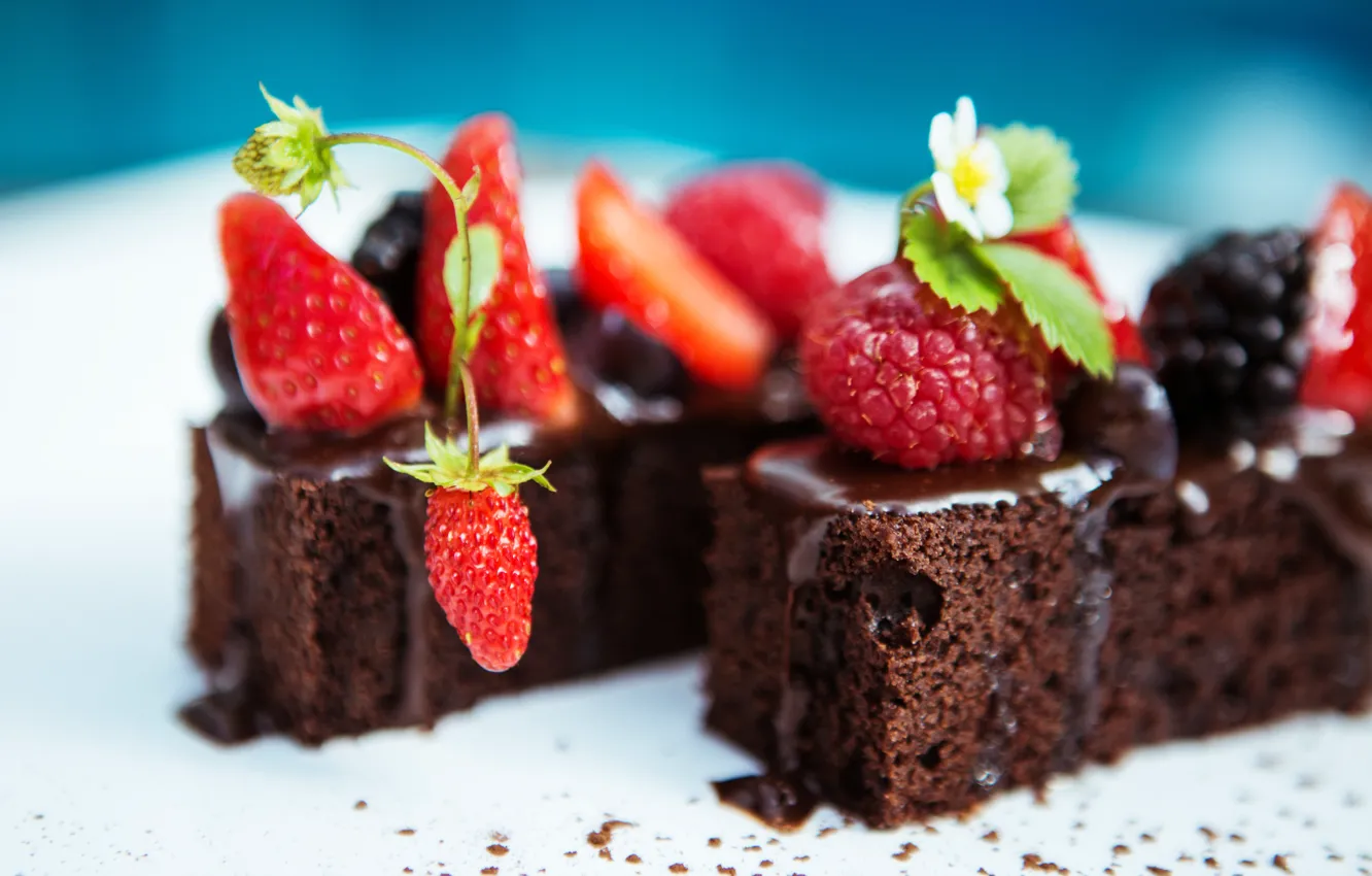 Фото обои ягоды, пирожное, десерт, шоколадное