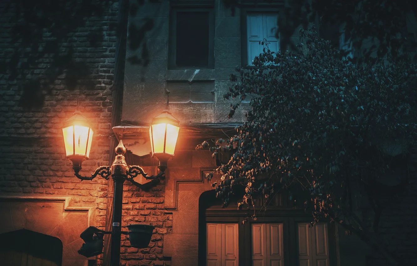 Фото обои light, house, street, cityscape, lamp post, urban scene