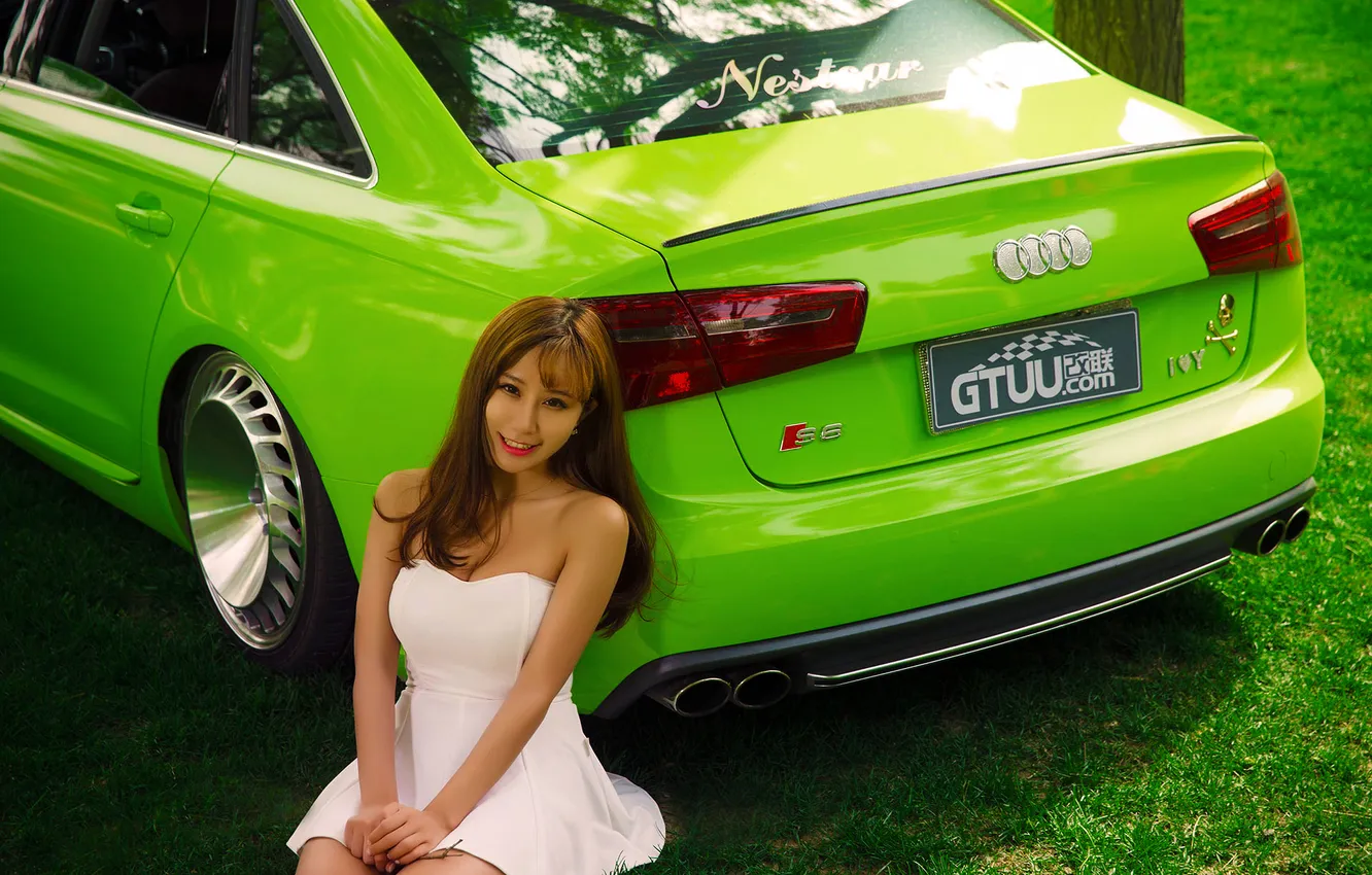 Фото обои Audi, Car, Model, Green, Smile, White, Pretty, Dress
