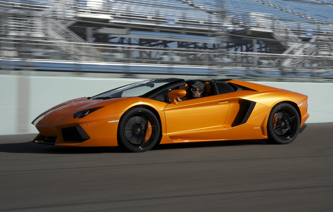 Фото обои скорость, суперкар, автомобиль, вид сбоку, roadster, LP700-4, Lamborghini Aventador