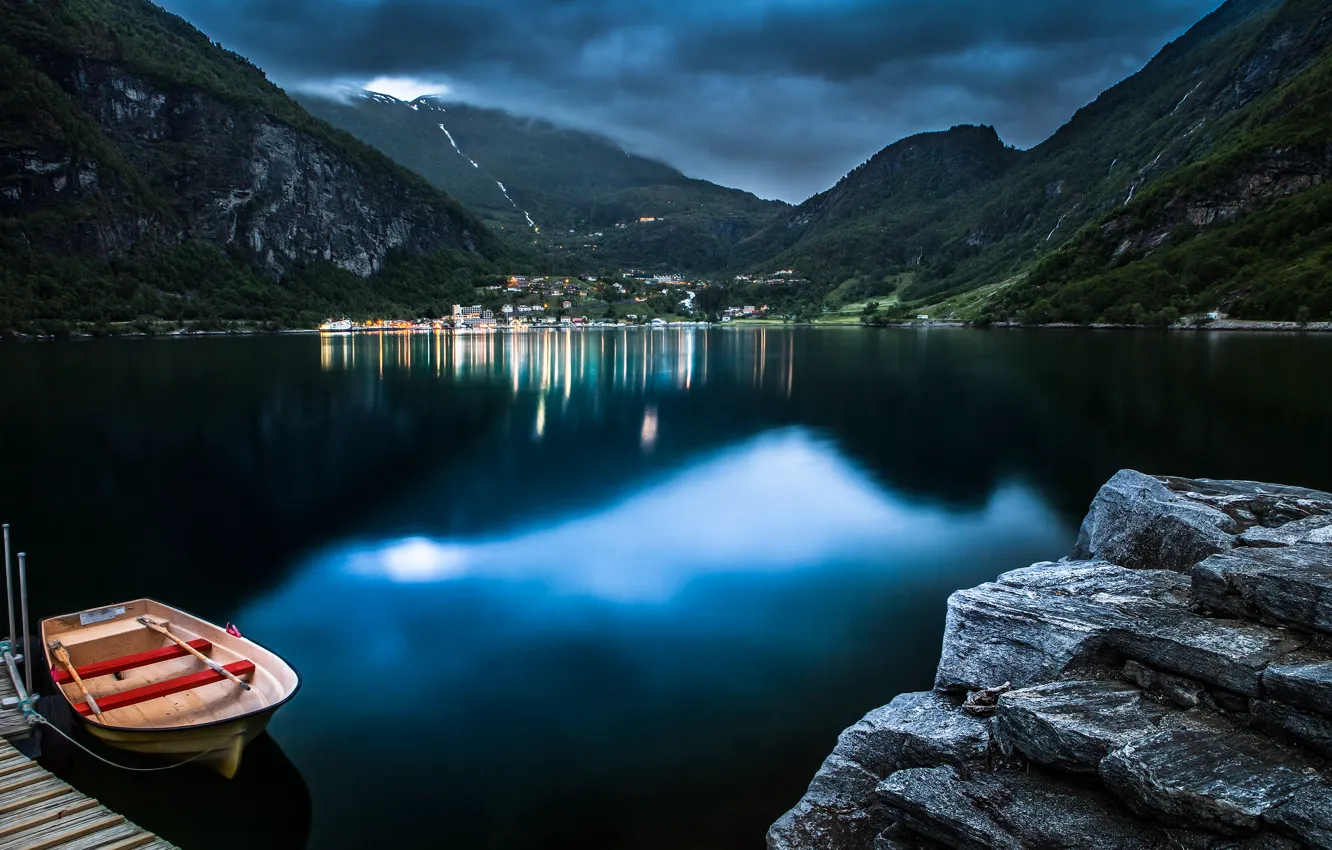 Фото обои горы, озеро, лодка, Норвегия, Norway, Geiranger, Гейрангер