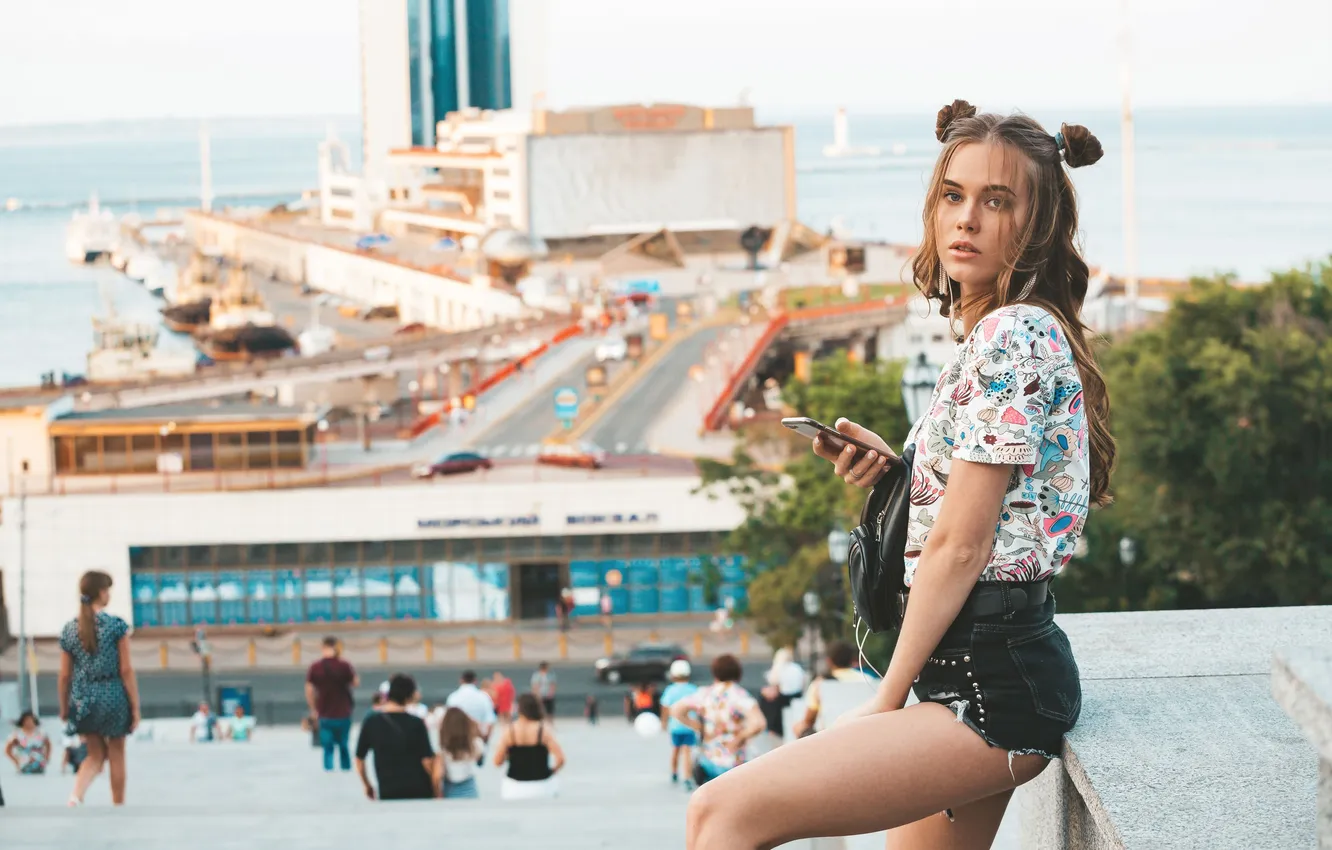 Фото обои girl, sexy, shorts, model, pretty, tank top, denim