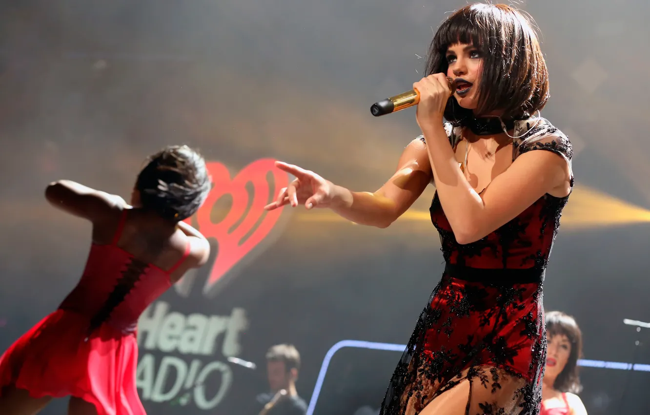 Фото обои концерт, Selena Gomez, iHeart Radio