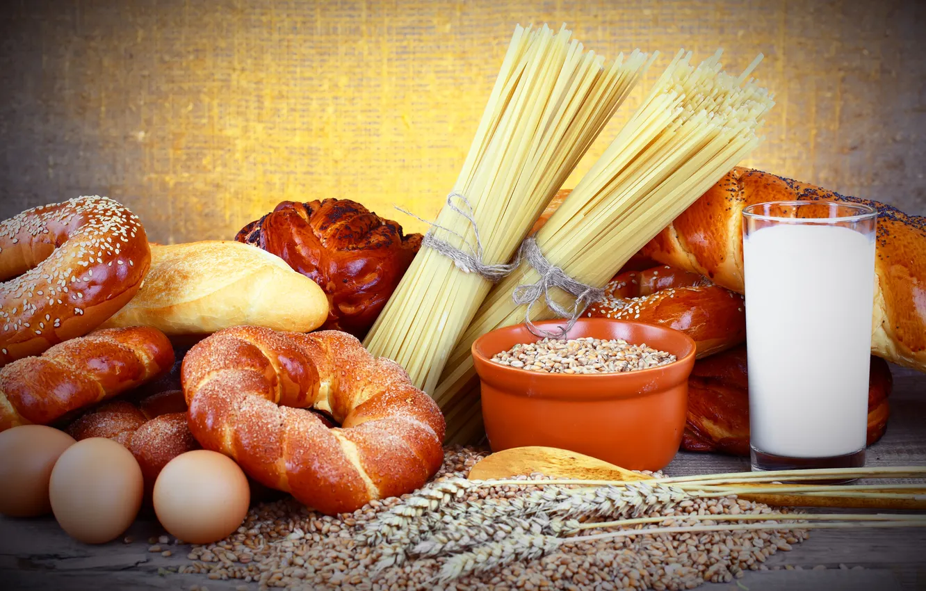 Фото обои стакан, зерно, яйца, молоко, тарелка, хлеб, булки, спагетти