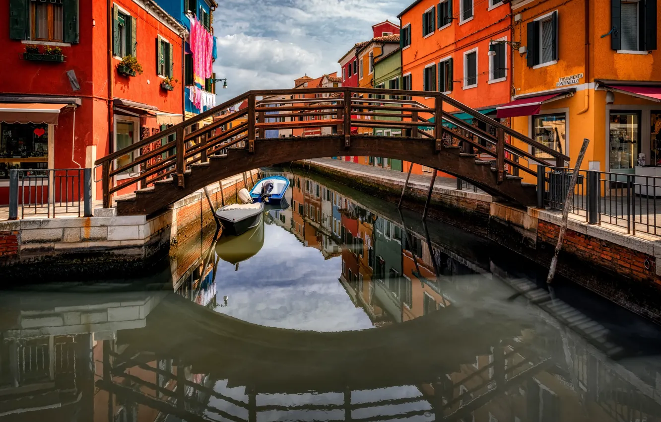 Фото обои город, дома, лодки, Италия, Венеция, канал, мостик, Бурано