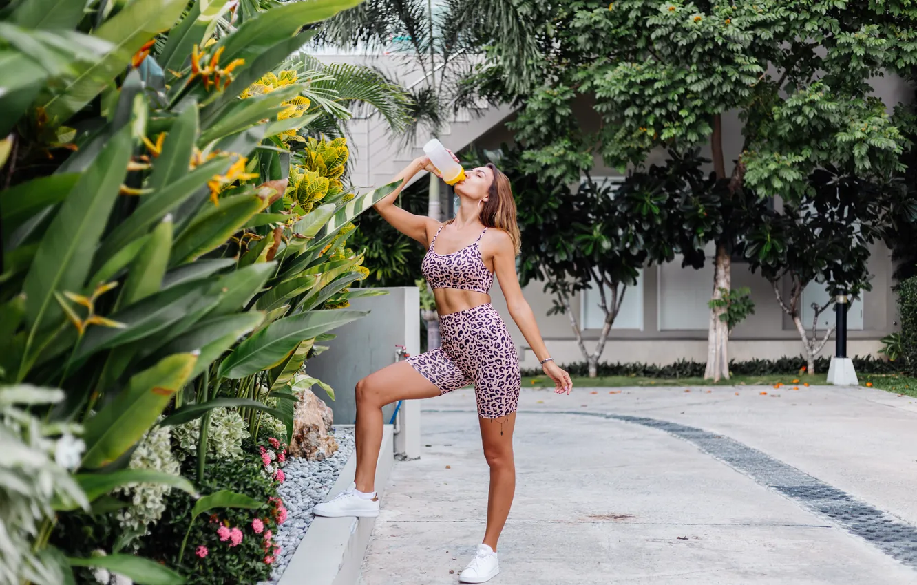 Фото обои fashion, woman, young, stylish, caucasian, sporty, fit
