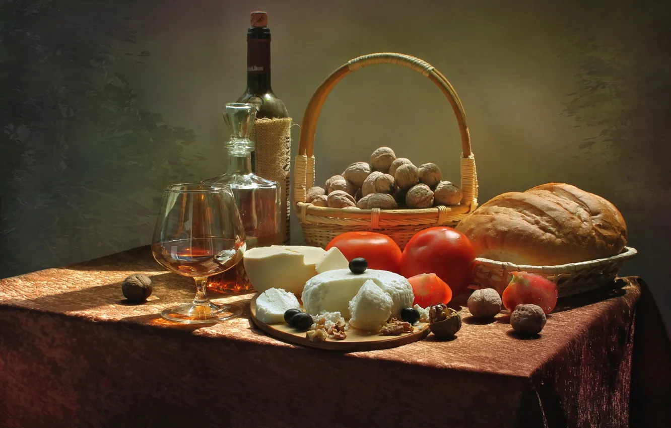 Фото обои вино, сыр, хлеб, орехи, помидор, маслины