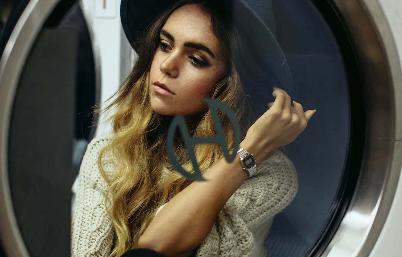Фото обои девушка, часы, шляпа, блондинка