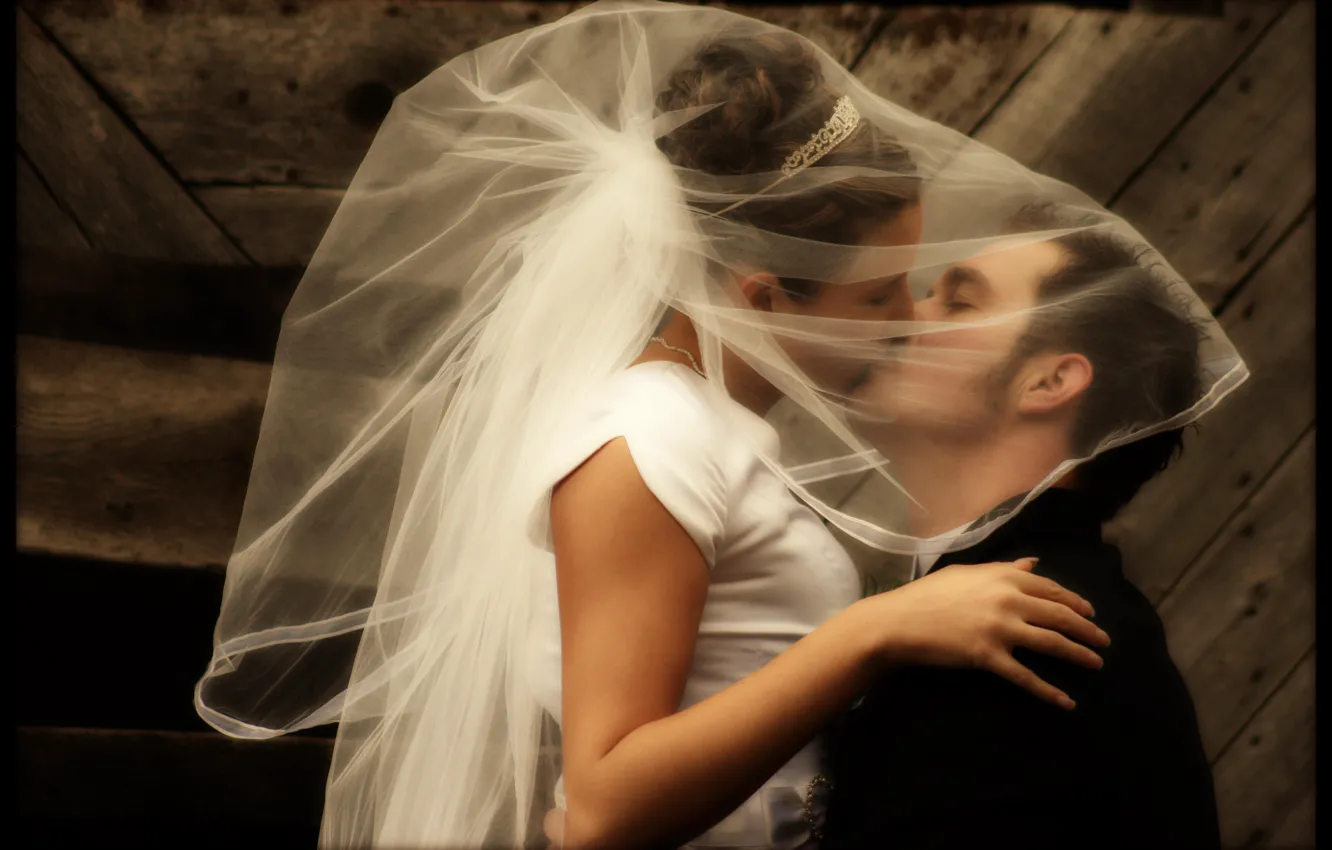 Фото обои Поцелуй, Невеста, Свадьба, Фата