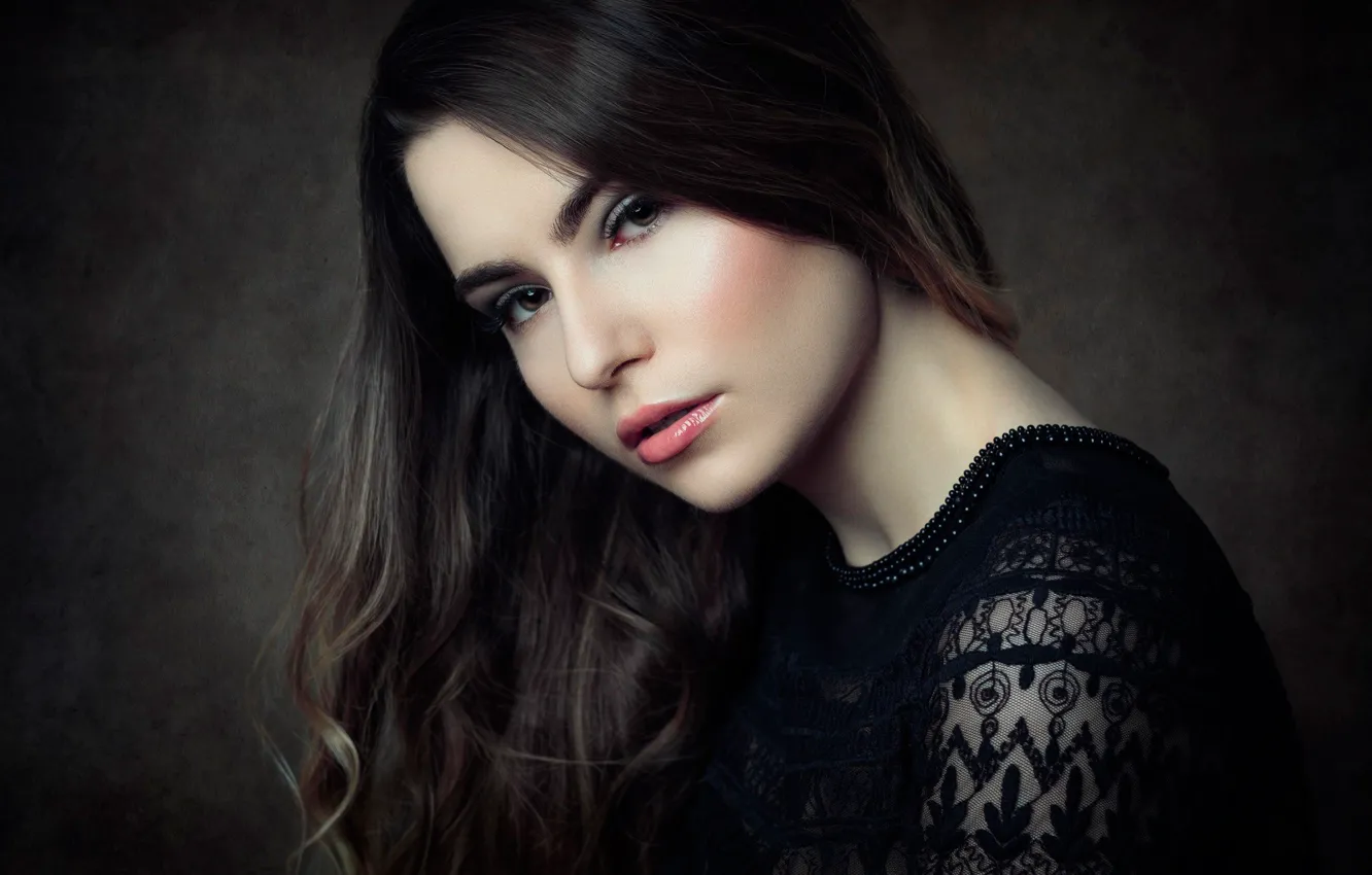 Фото обои портрет, макияж, губки, студия, ретушь