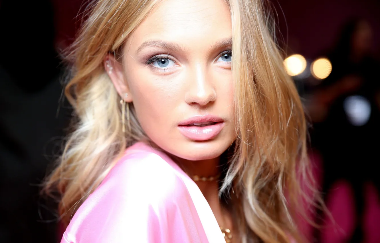 Фото обои взгляд, модель, портрет, фотосессия, hair, Victoria’s Secret, Romee Strijd, Роми Стрейд