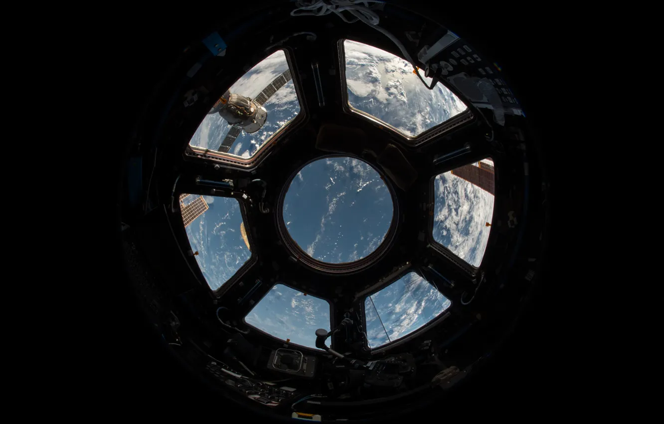Фото обои earth, Nasa, sky, ISS, view, clouds, window, atmosphere