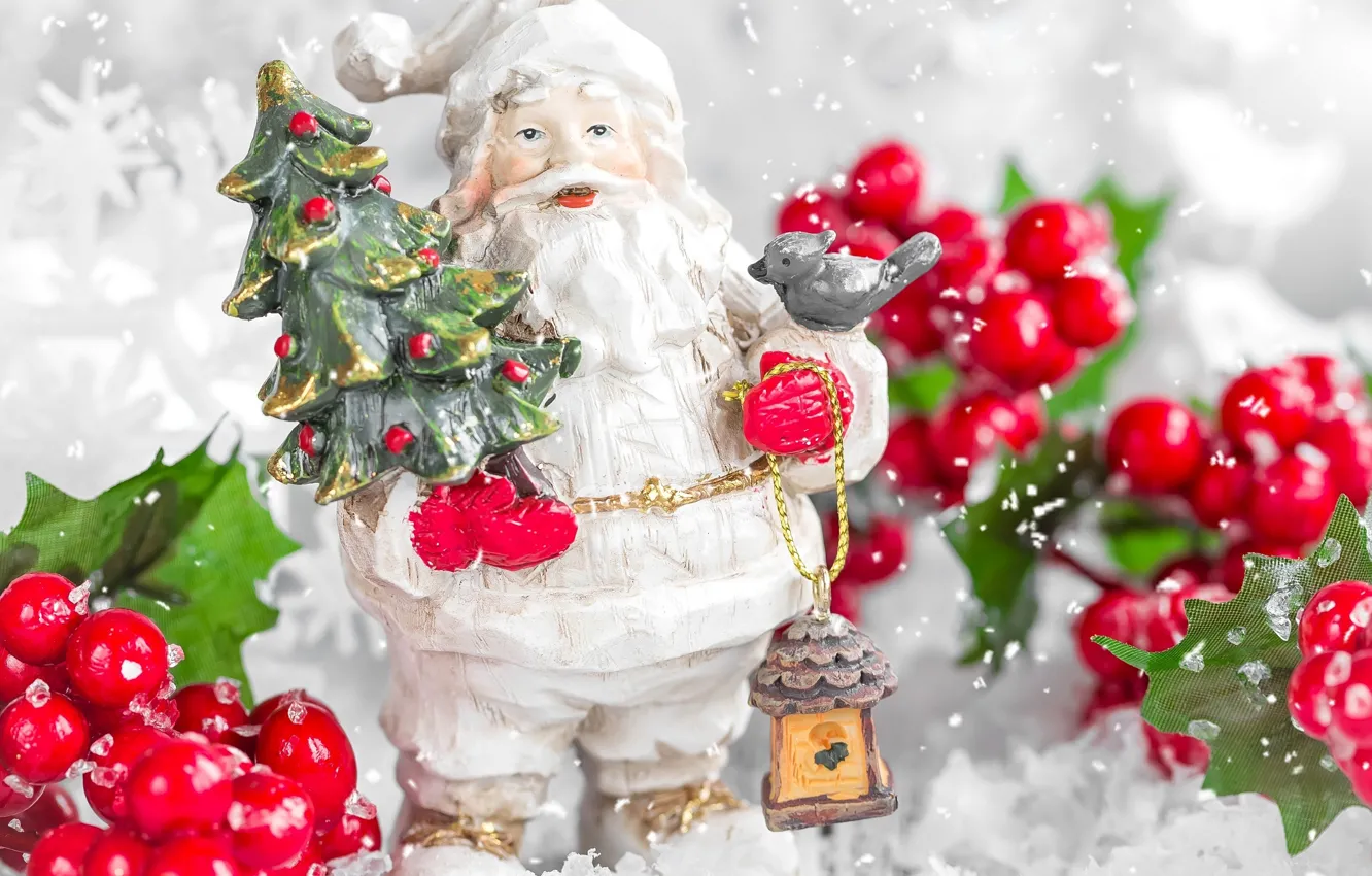 Фото обои ягоды, Рождество, Новый год, Санта Клаус, Дед Мороз, фигурка