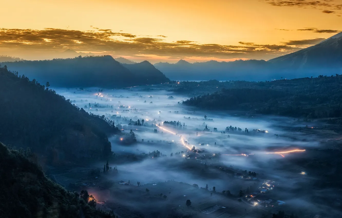 Фото обои свет, горы, туман, долина, леса
