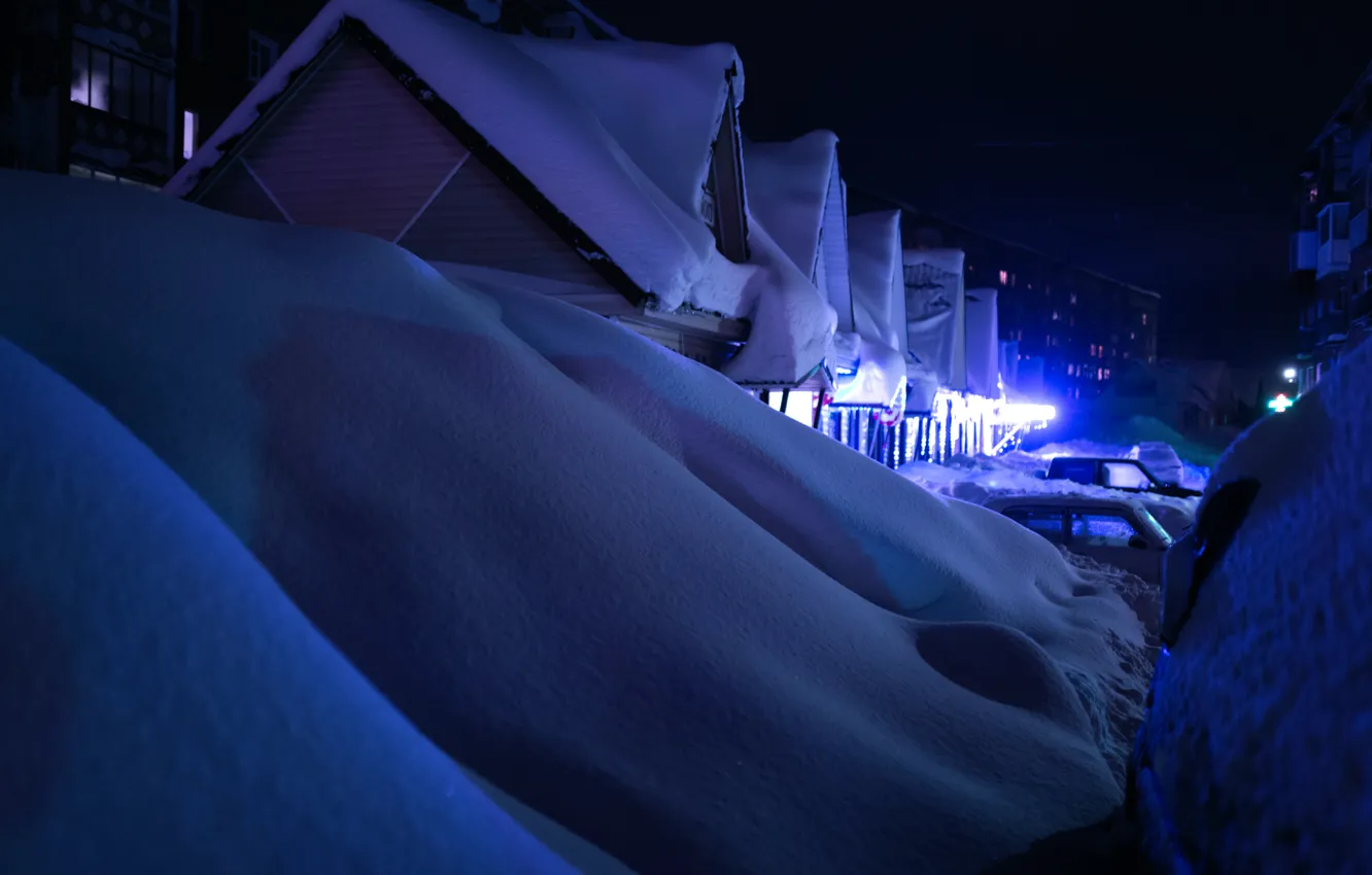 Фото обои зима, снег, машины, ночь, дома, сугроб, Антон Печкуров