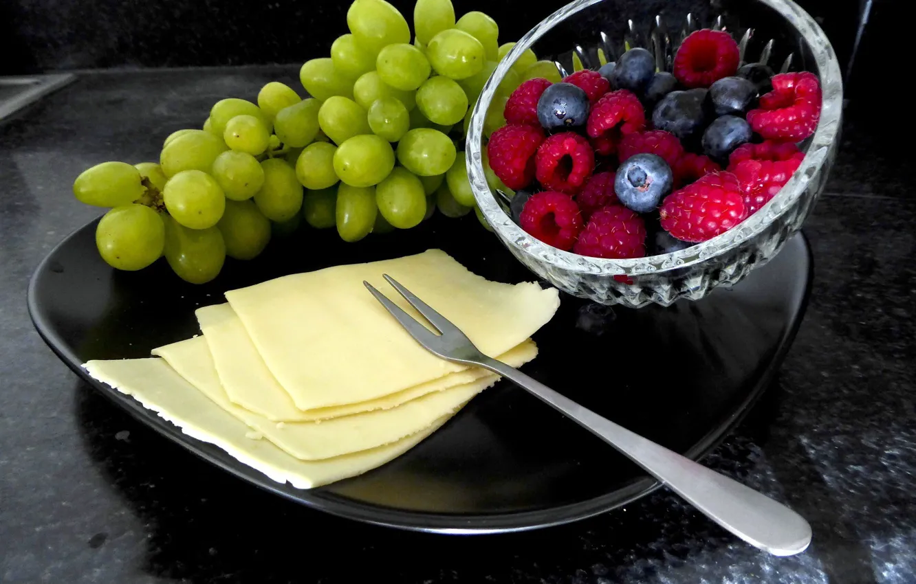 Фото обои ягоды, малина, сыр, черника, виноград, фрукты