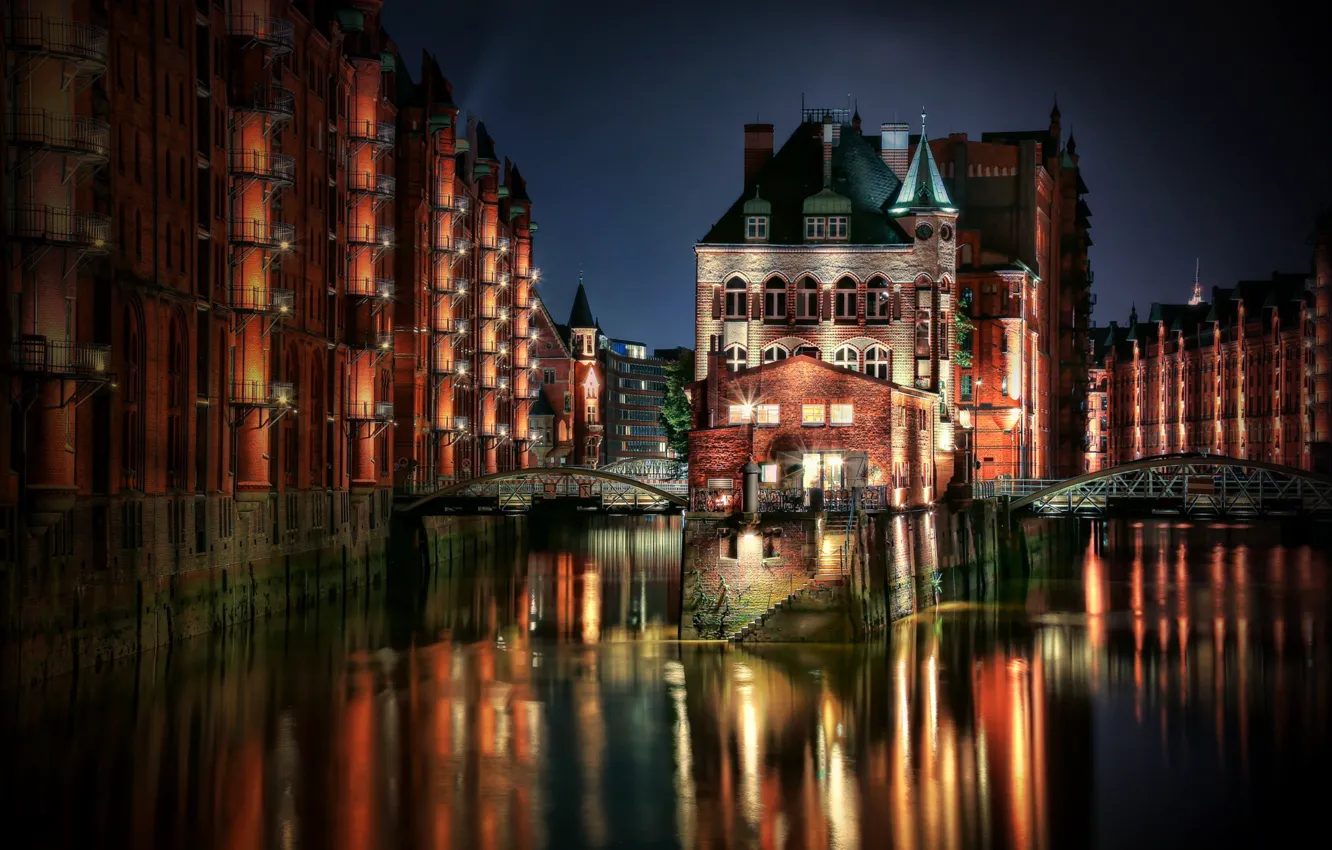 Фото обои ночь, город, огни, дома, вечер, Германия, канал, Гамбург