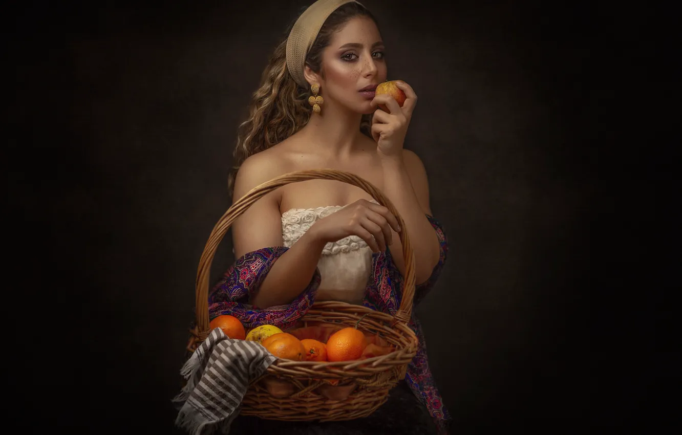 Фото обои девушка, украшения, яблоко, фрукты, корзинка, Mahdi Ghannad