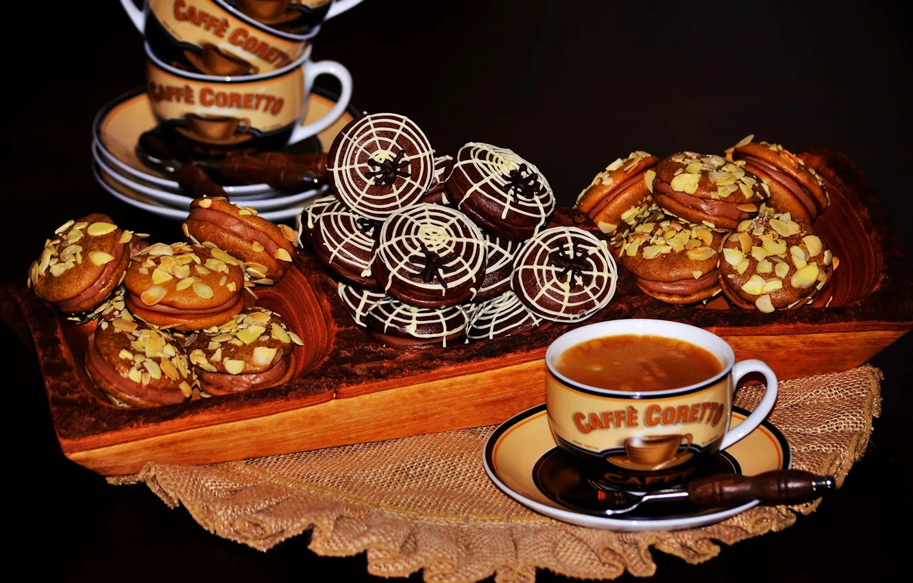 Фото обои печенье, кружка, черный фон, блюдце, выпечка, cookies, black background, mug
