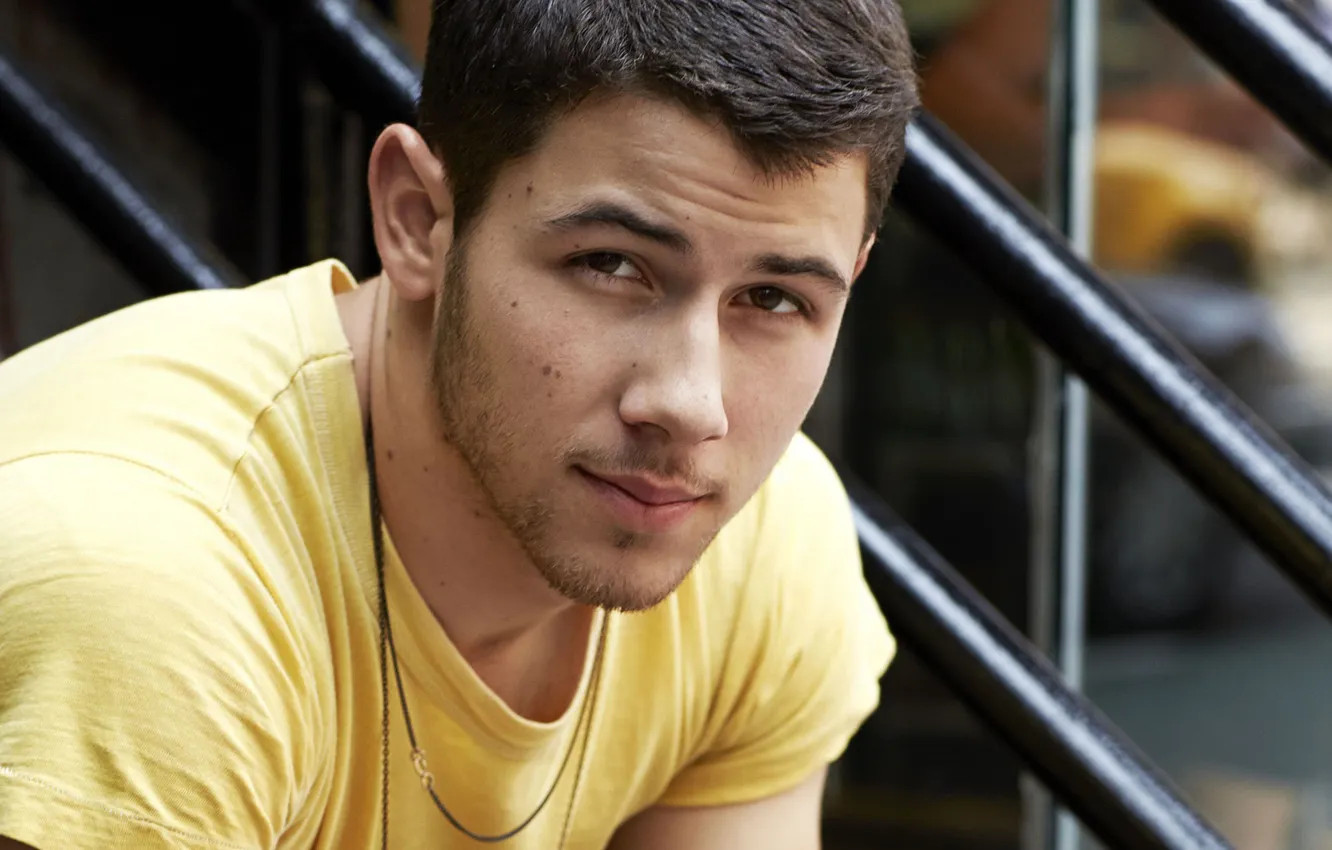 Фото обои взгляд, поза, актер, щетина, певец, композитор, hair, Nick Jonas