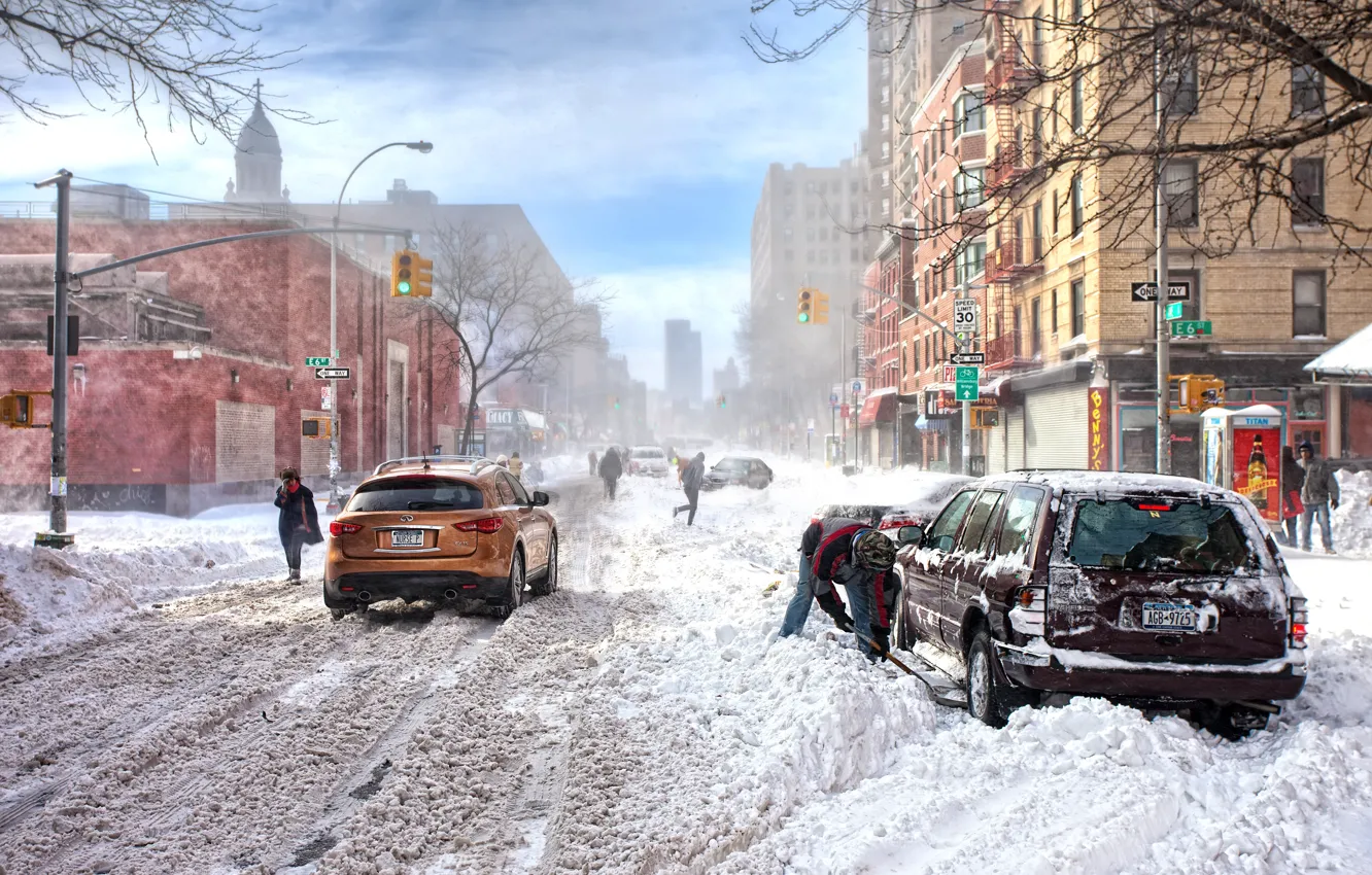 Фото обои зима, снег, обои, улица, буря, светофор, Infiniti, сугробы