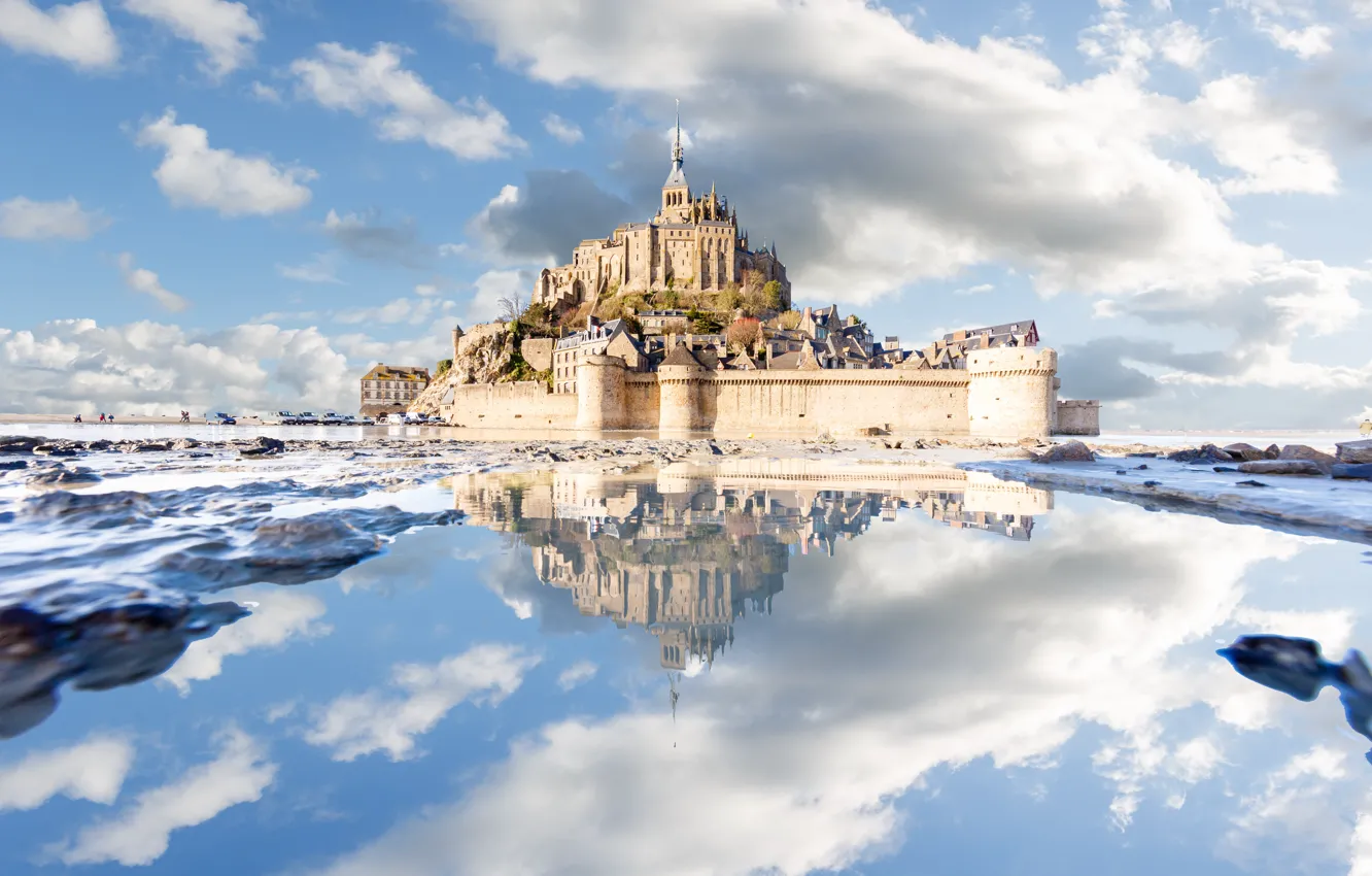 Фото обои отражение, замок, Франция, монастырь, Нормандия, Мон-Сен-Мишель
