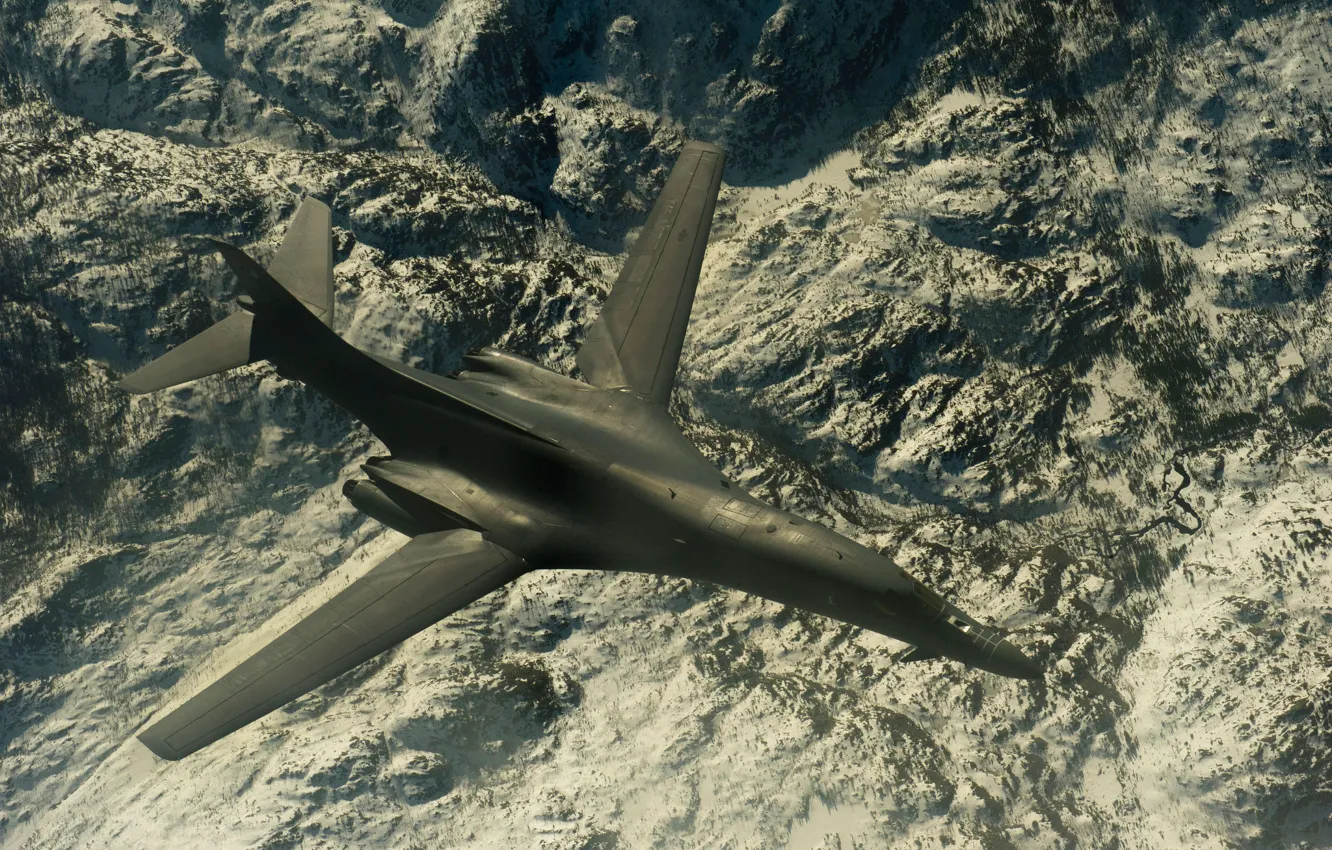 Фото обои полет, ландшафт, Lancer, бомбардировщик, B-1B, стратегический, сверхзвуковой