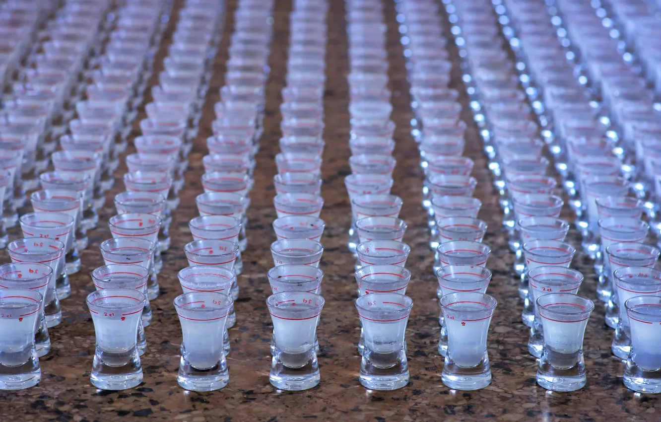 Фото обои стол, фон, рюмка