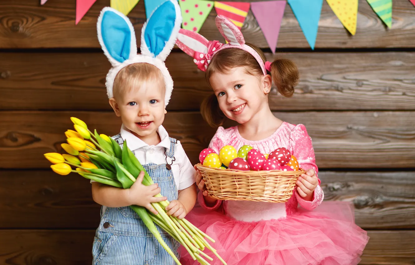 Фото обои цветы, дети, праздник, яйца, тюльпаны, зайки