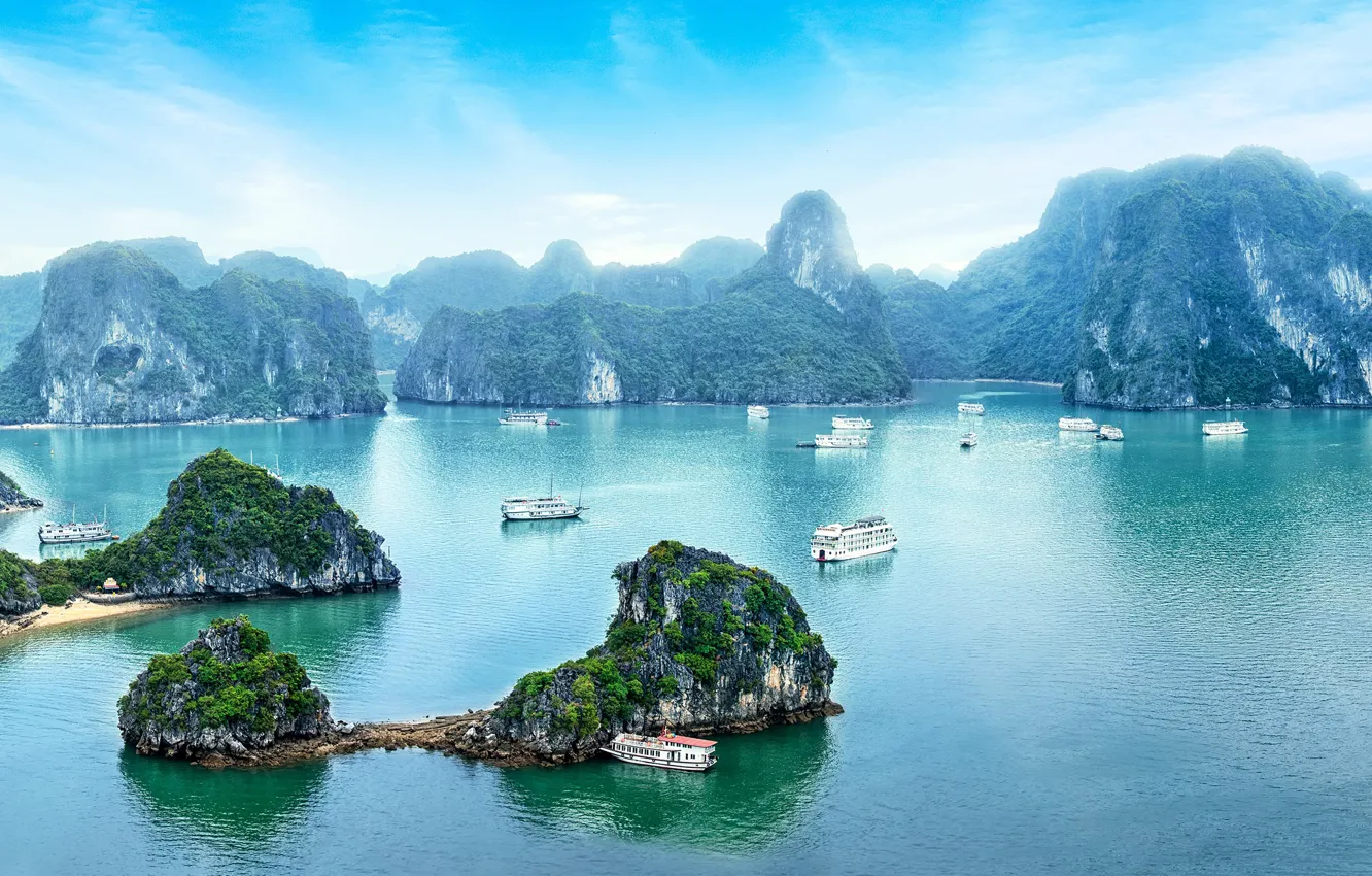 Фото обои море, горы, скалы, бухта, лодки, Вьетнам, Халонг, Halong Bay