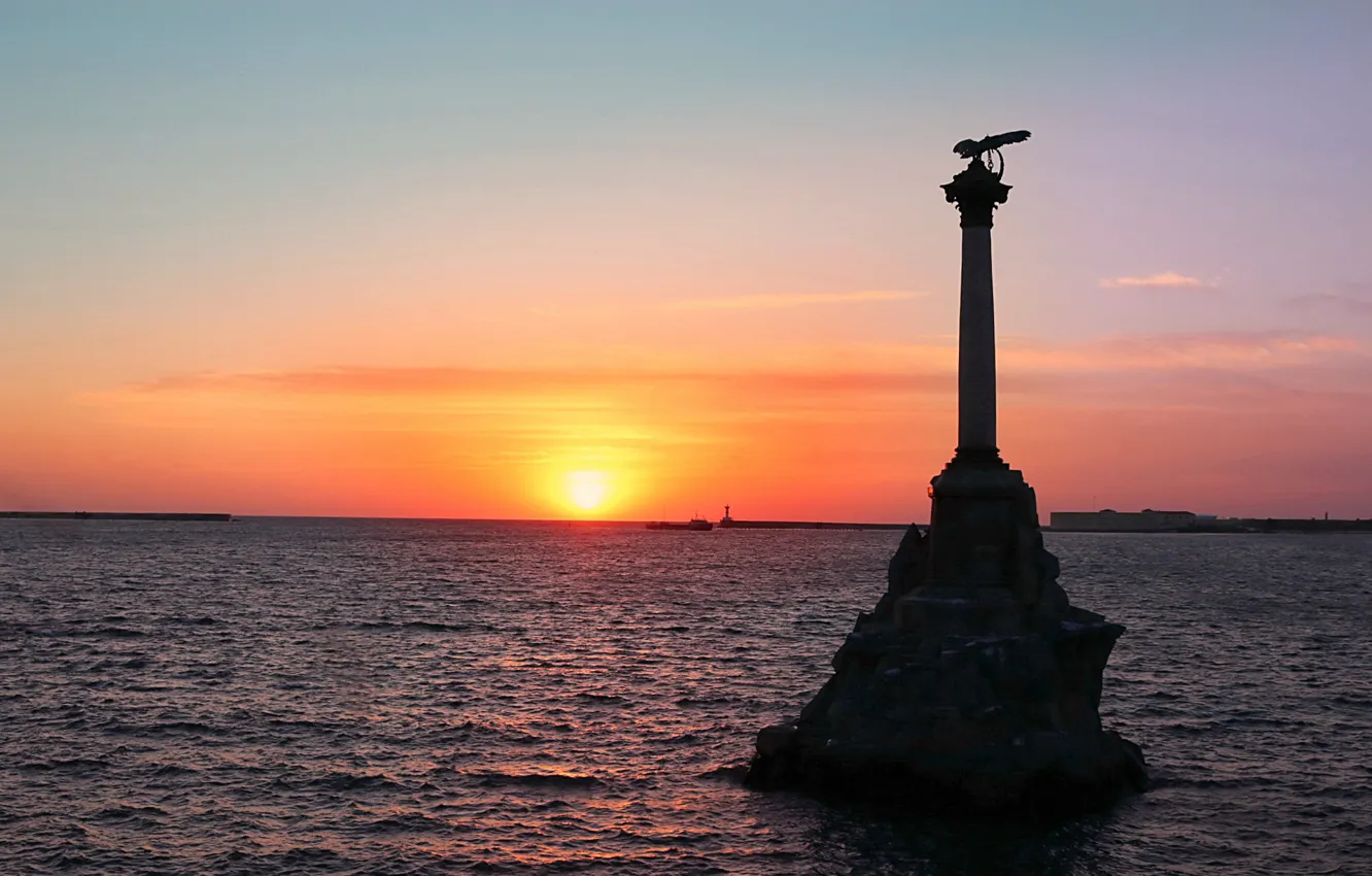 Фото обои небо, вечер, черное море, памятник затопленным кораблям