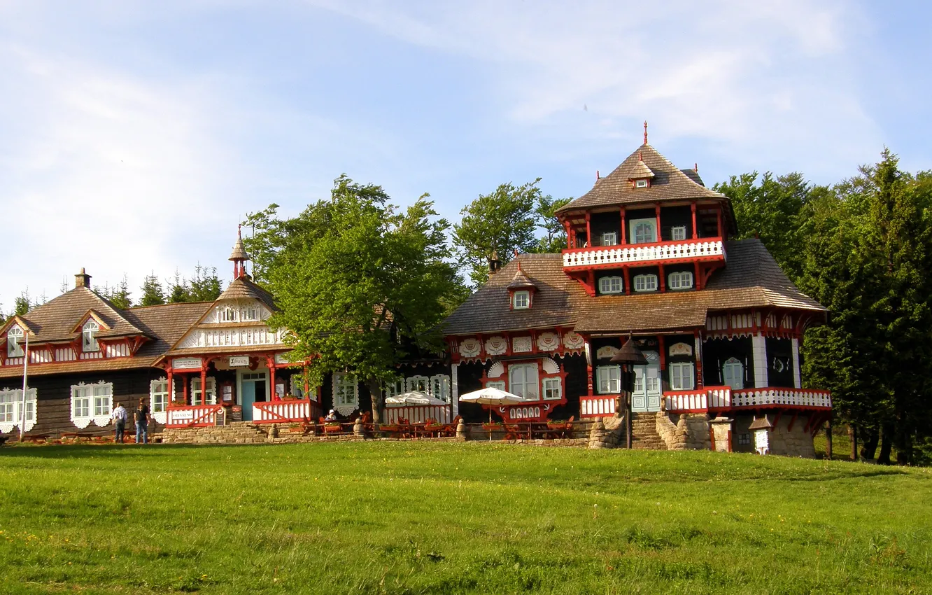 Фото обои трава, деревья, дома, Чехия, деревня, лужайка, Prostřední Bečva