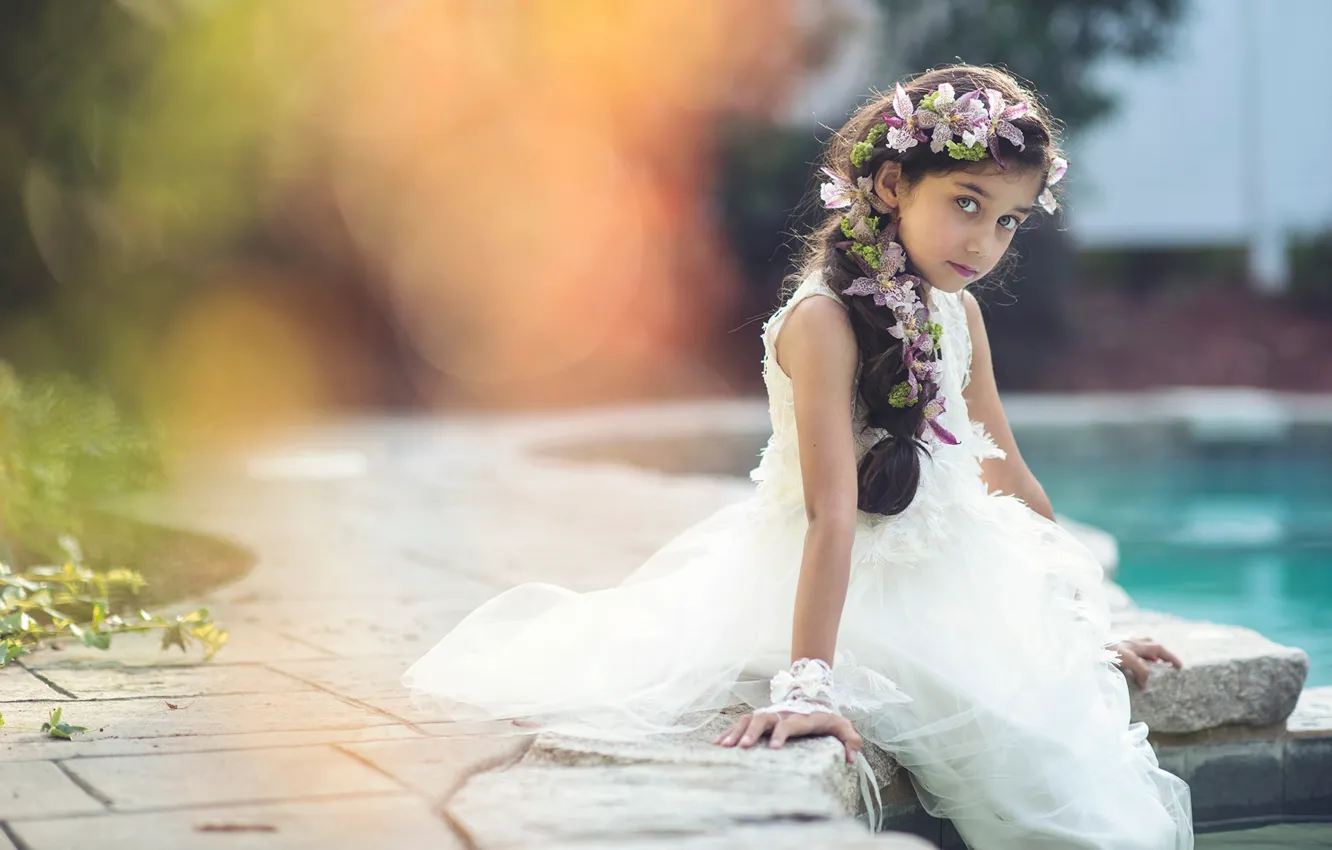 Фото обои цветы, платье, девочка, коса