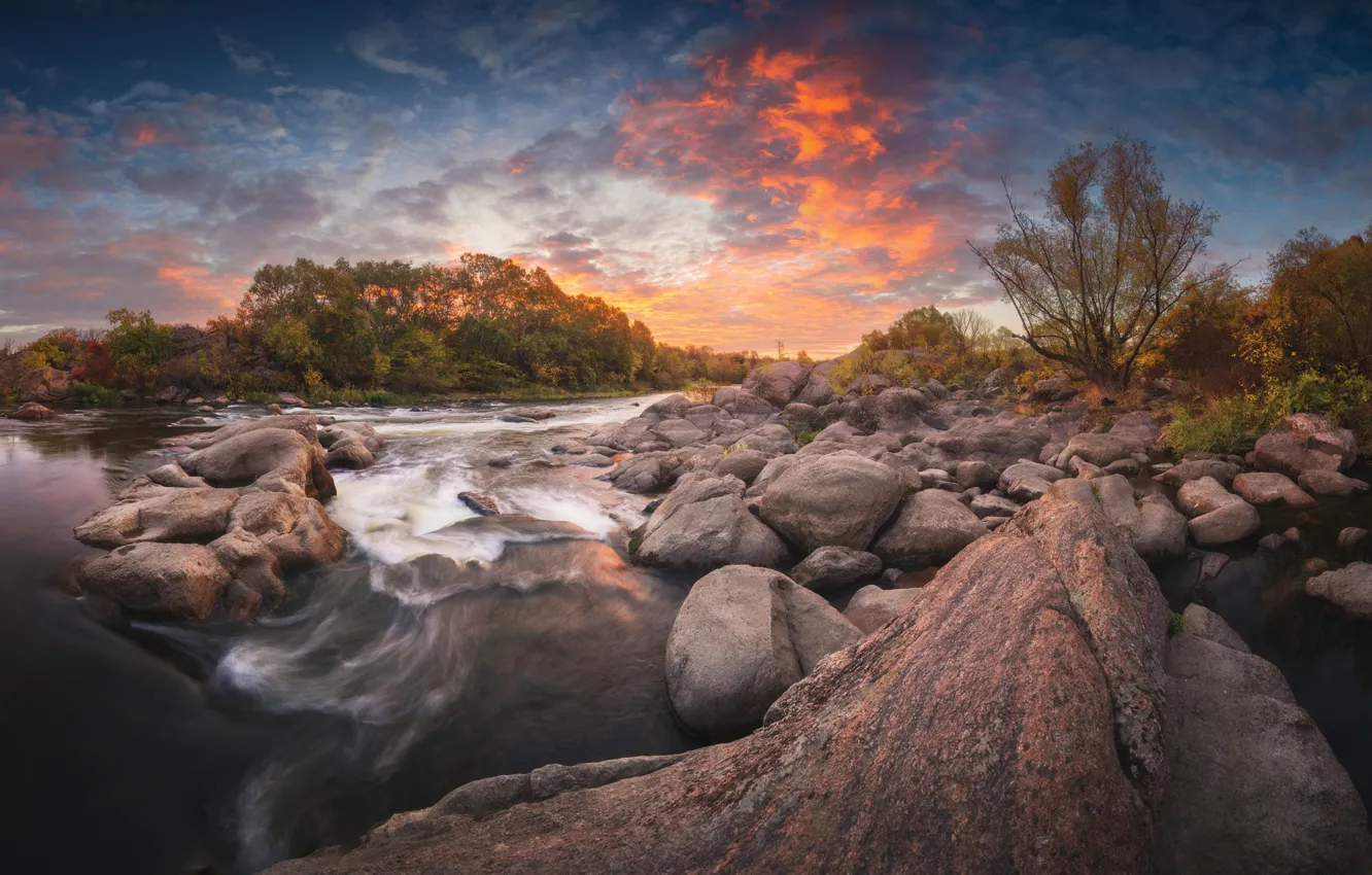 Фото обои river, sky, trees, sunset, autumn, rocks, stones, stream