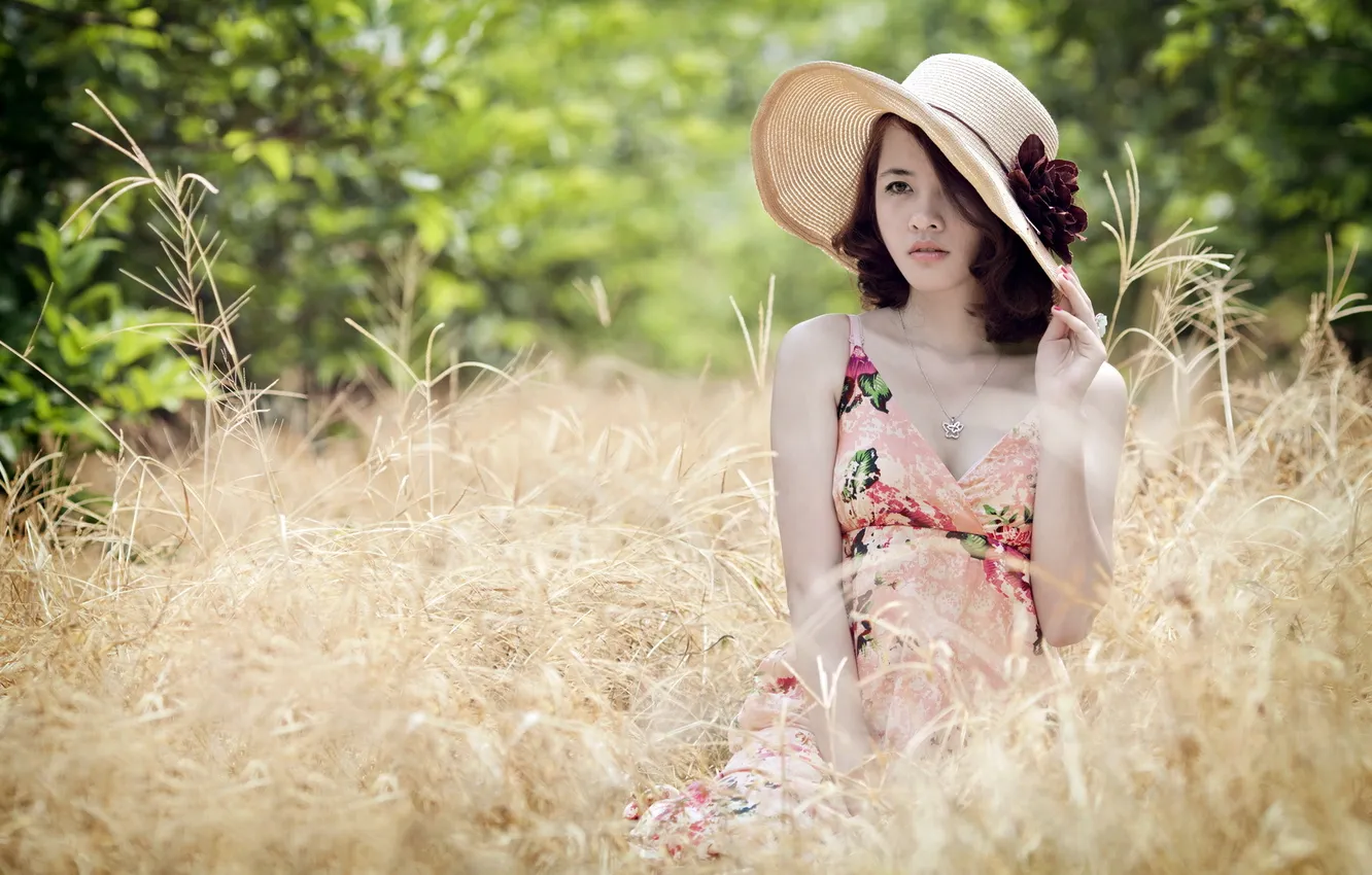 Фото обои поле, лето, девушка, шляпка