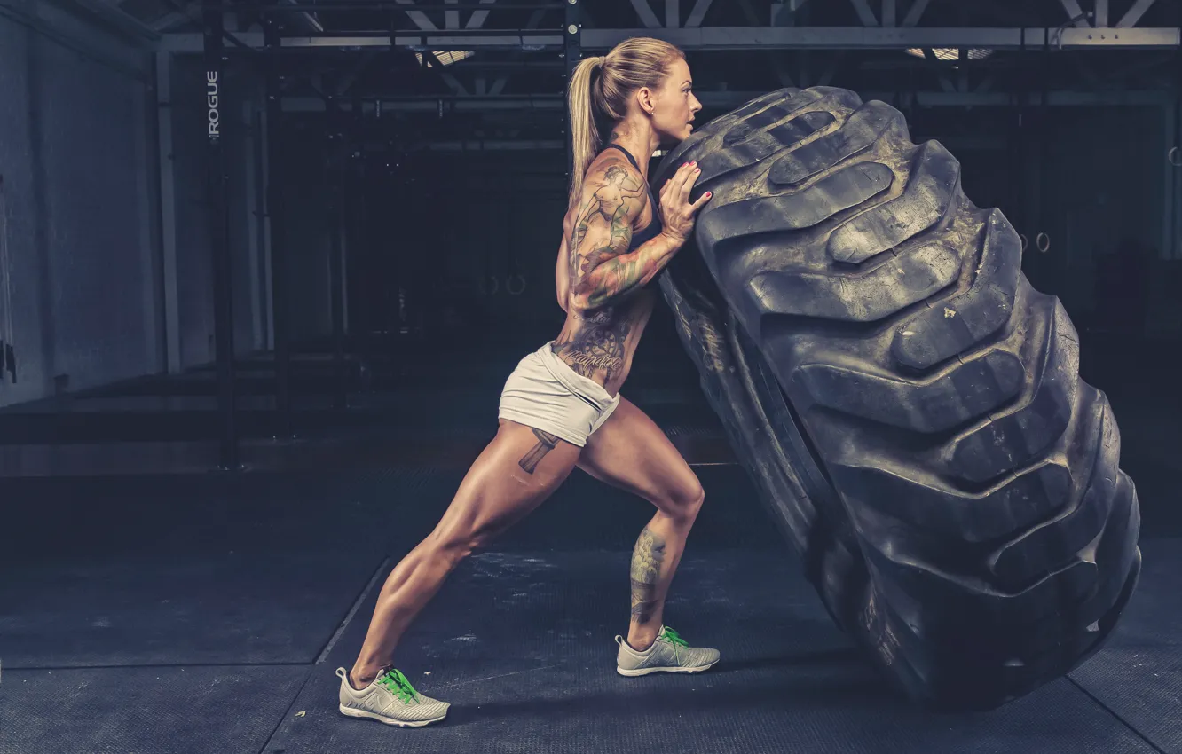 Фото обои wheel, tattoos, female, crossfit