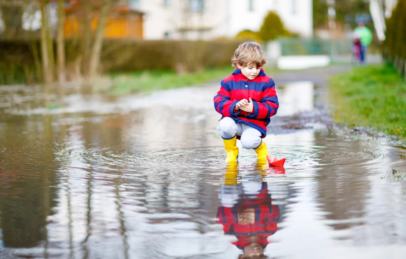 Фото обои water, child, puddle, paper boat