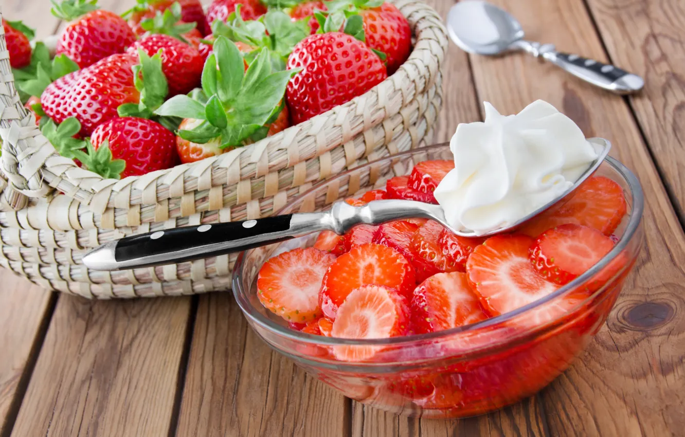 Фото обои ягоды, корзина, сливки, клубника, fresh, strawberry, cream, berries