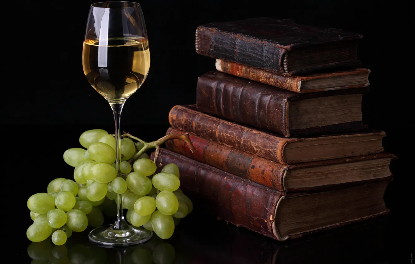 Фото обои вино, бокал, книги, еда, виноград, пища для ума