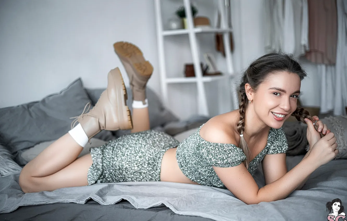 Фото обои model, women, smiling, braids, in bed, bent legs, looking at viewer, legs up