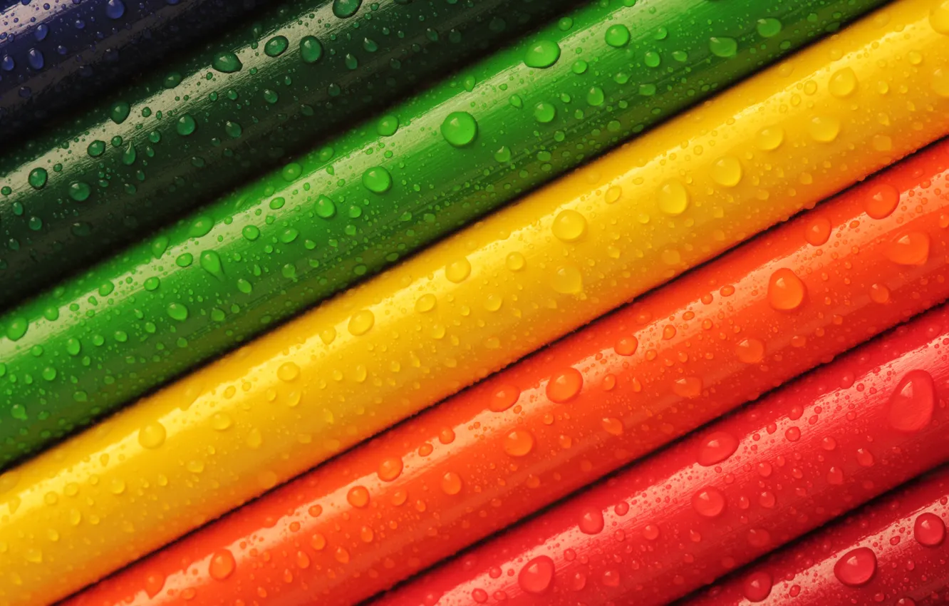 Фото обои цветные, карандаши, капли воды