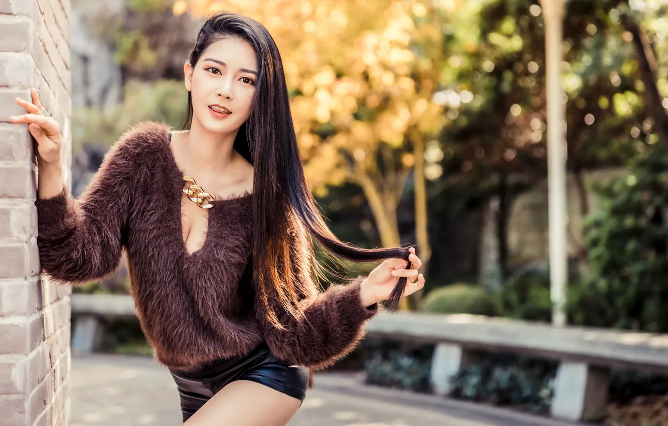 Фото обои girl, shorts, beautiful, asian, cute, sweater