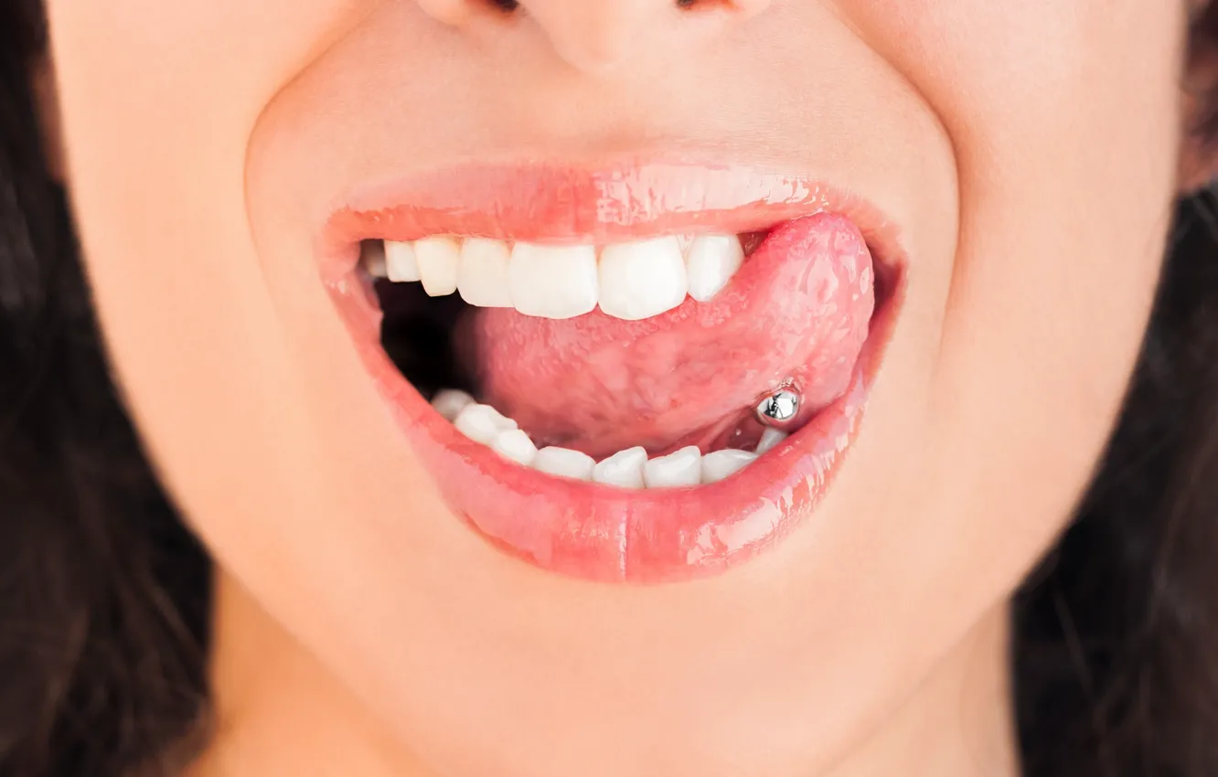 Фото обои piercing, teeth, Tongue