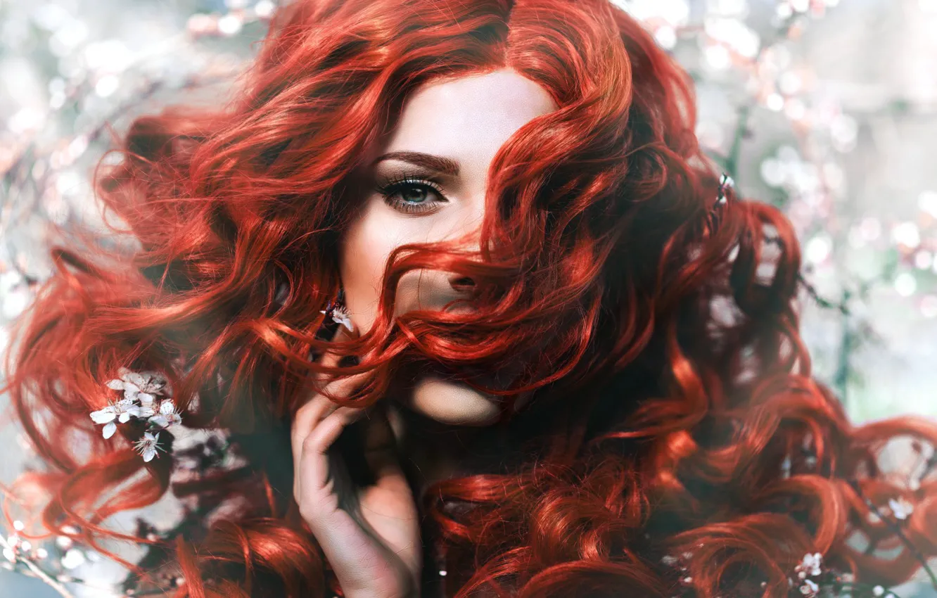 Фото обои взгляд, девушка, ветки, волосы, рыжая, Melanie Dietze