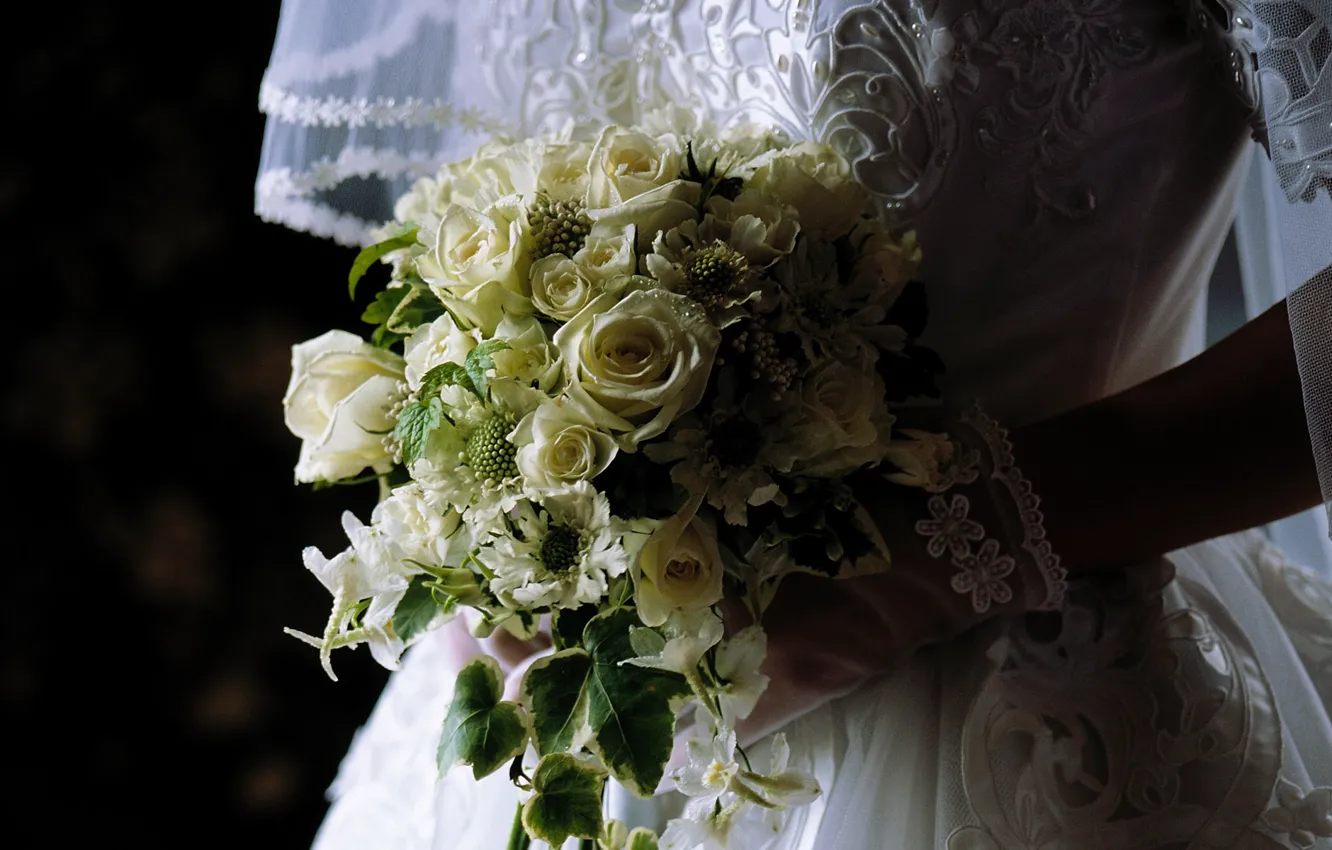 Фото обои цветы, букет, платье, невеста, фата, свадьба