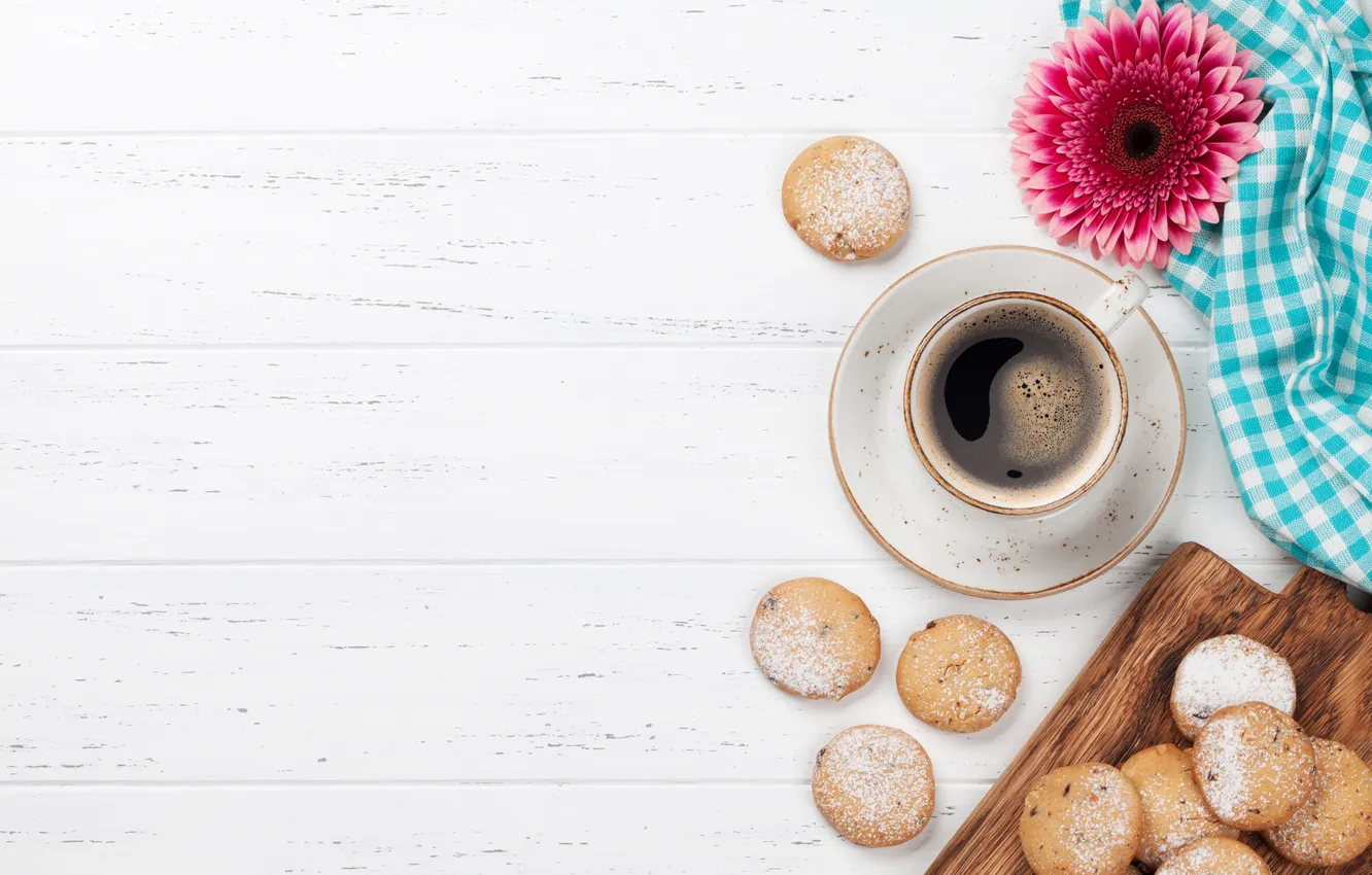 Фото обои цветы, завтрак, герберы, wood, pink, flowers, coffee cup, breakfast