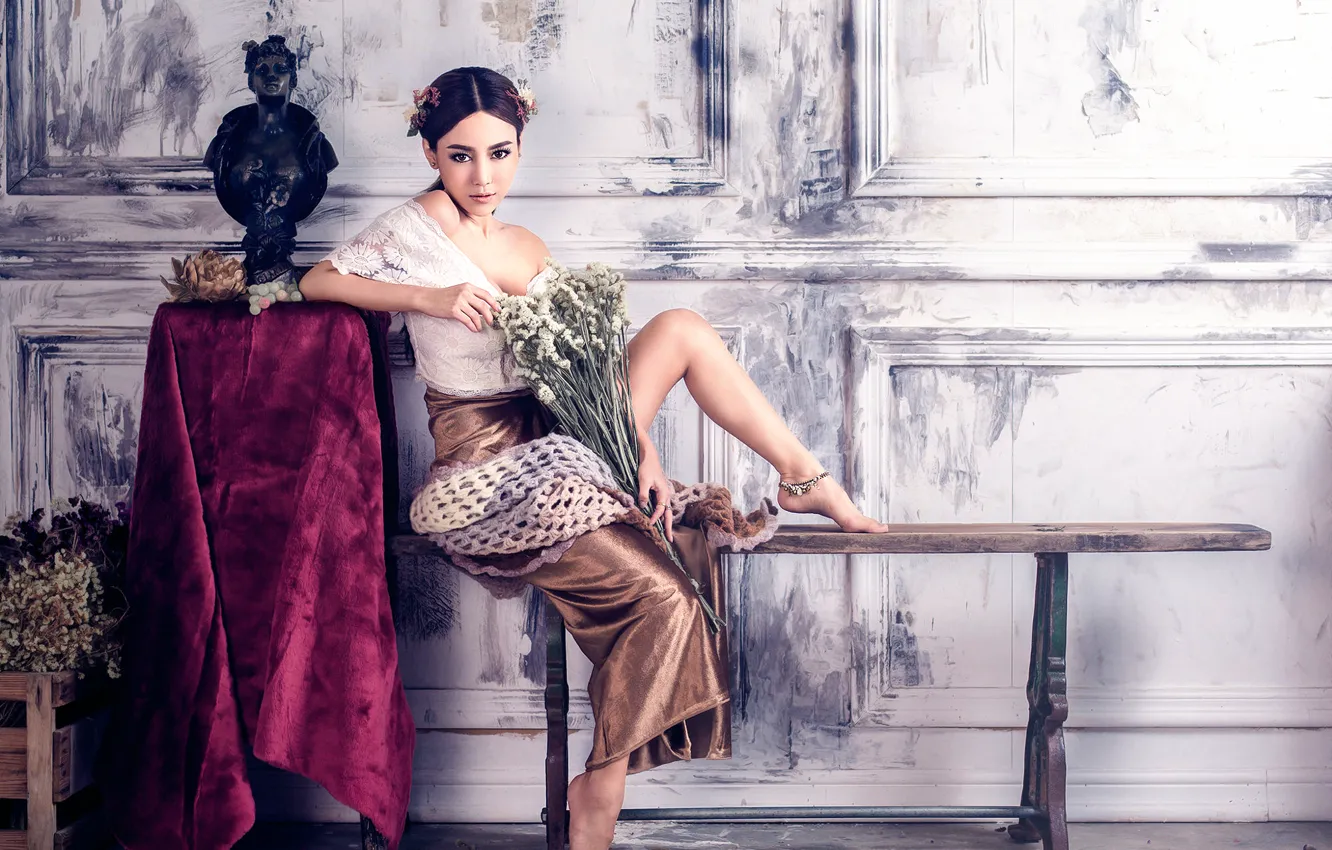 Фото обои декольте, ножки, восточная девушка, Chakrit Chanpen