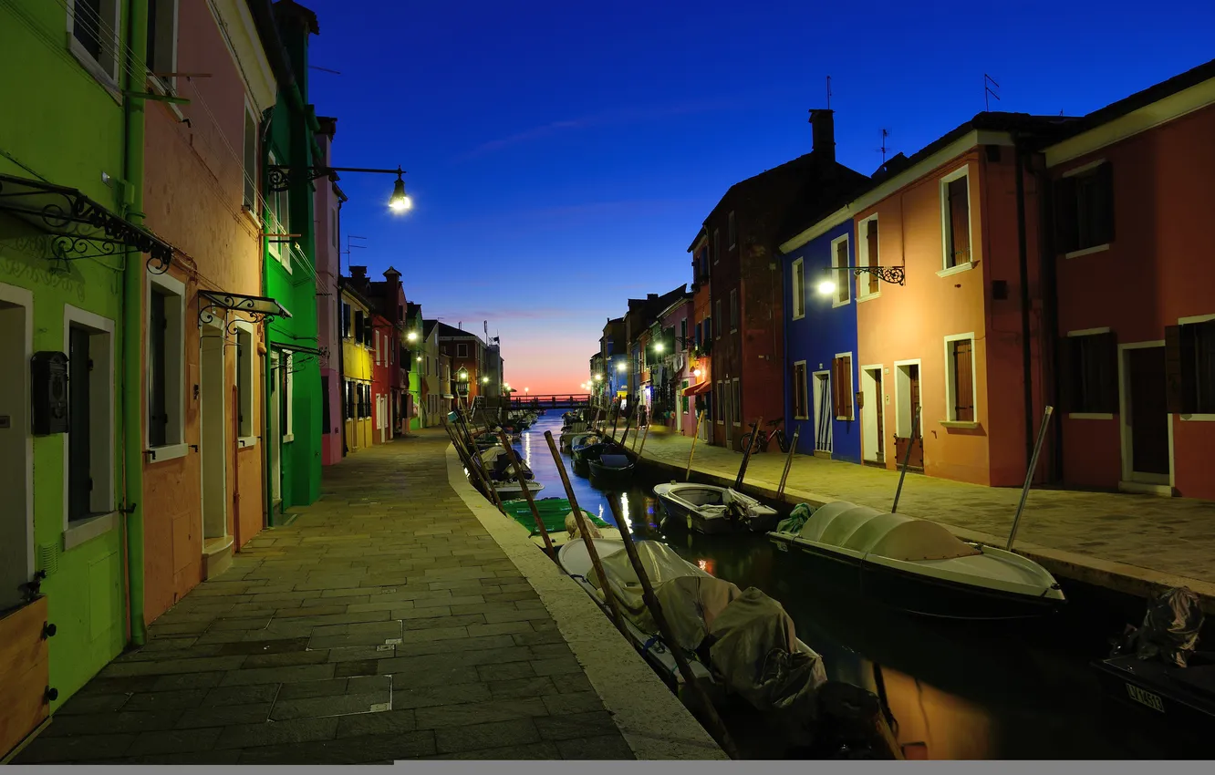 Фото обои небо, ночь, огни, дома, лодки, Италия, Венеция, канал