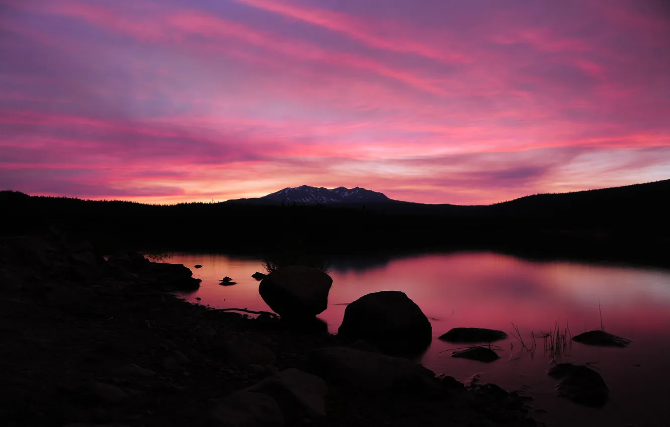 Фото обои вода, закат, озеро, отражение, камни, розовый, расвет