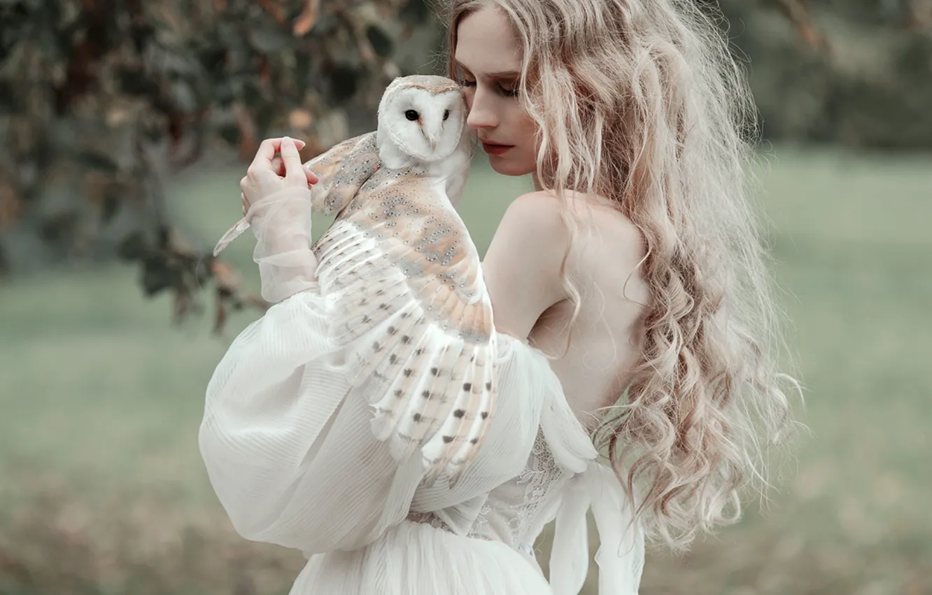 Фото обои девушка, поза, сова, птица, блондинка, Jovana Rikalo